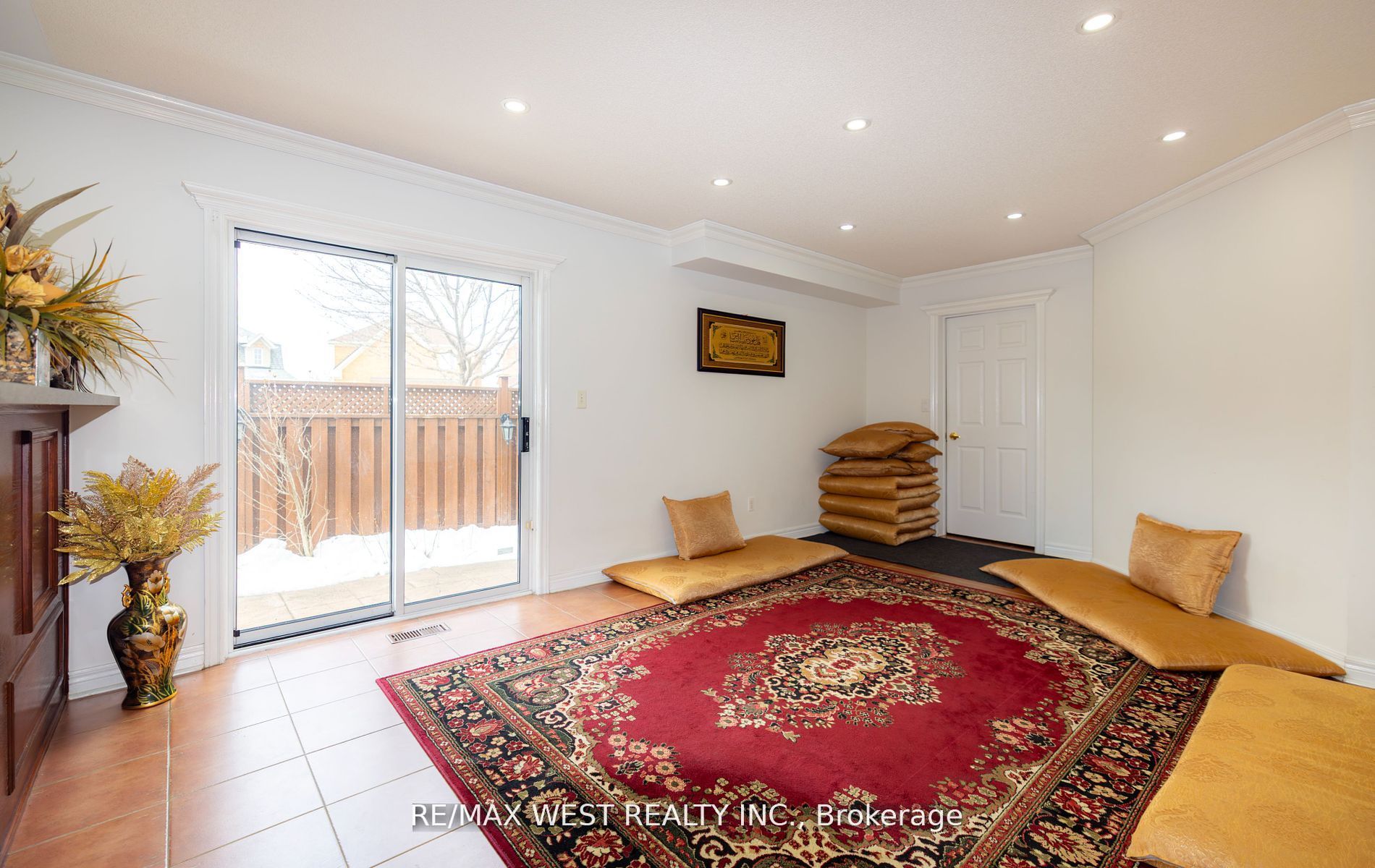 56 Meadow Oak Place Property Photo 10