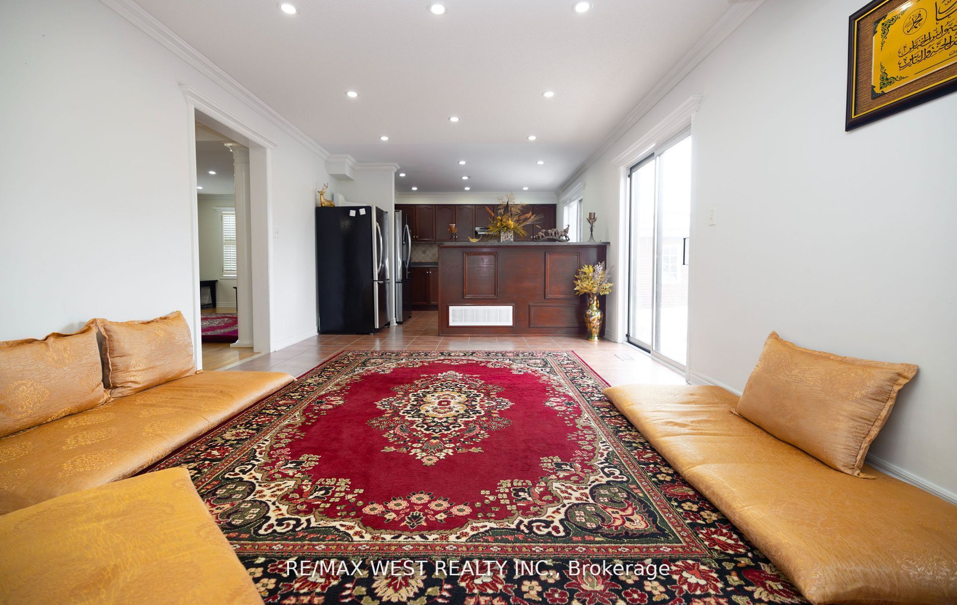 56 Meadow Oak Place Property Photo 11