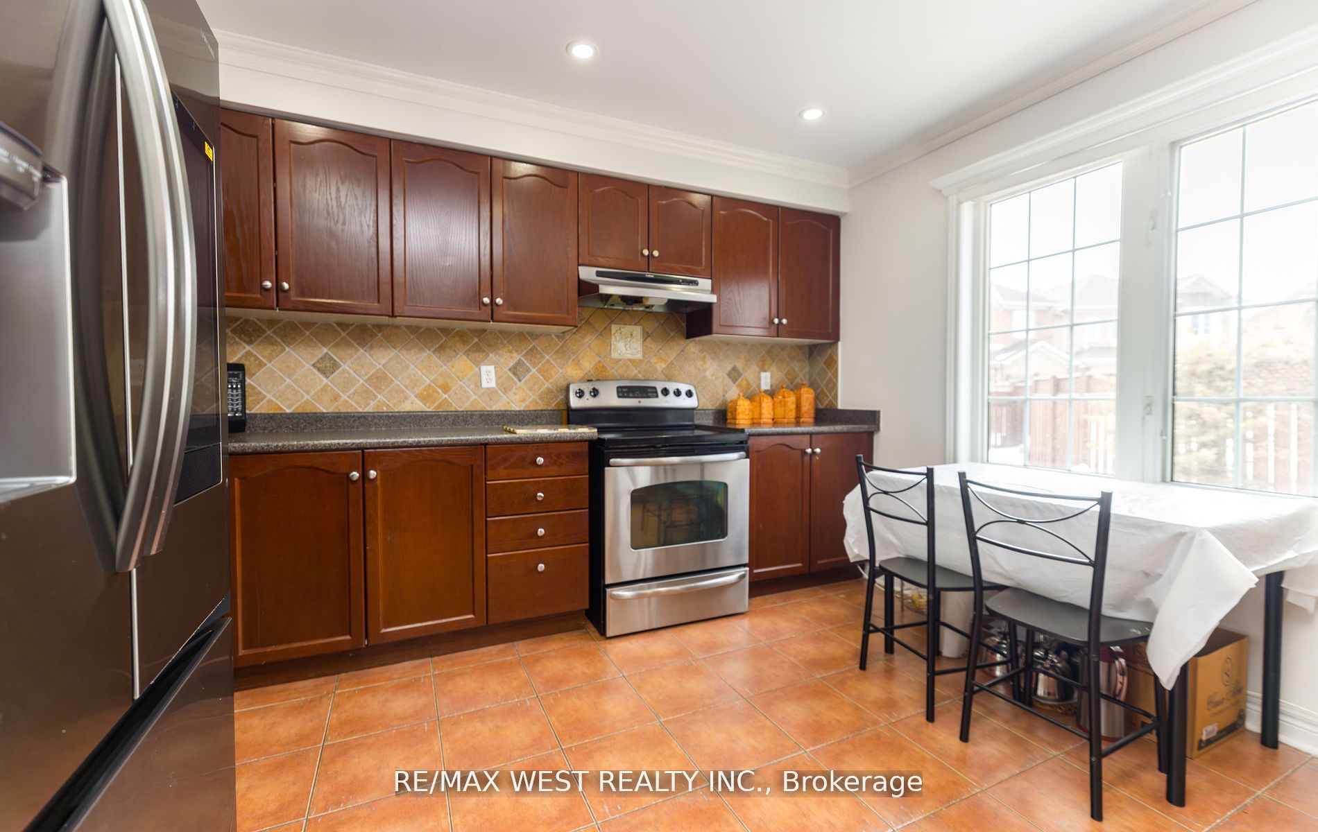 56 Meadow Oak Place Property Photo 12