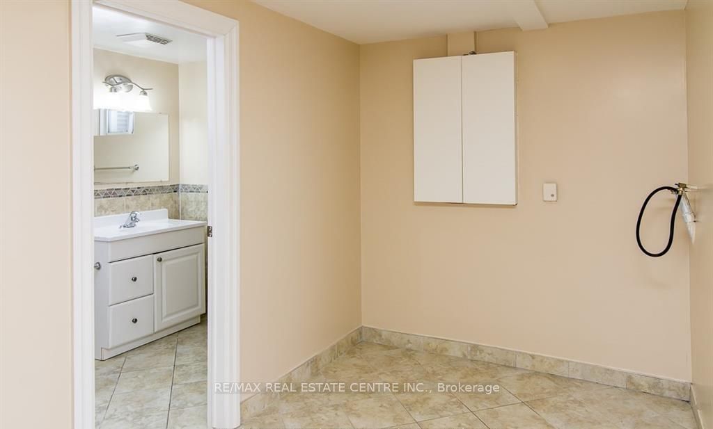 625 Hood Terrace Property Photo 34