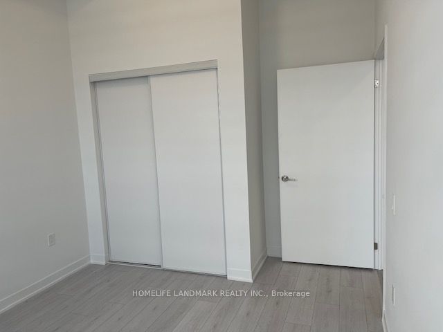 395 Dundas Street W 216 Property Photo 21