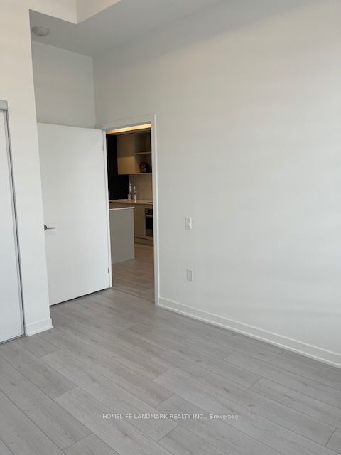 395 Dundas Street W 216 Property Photo 22
