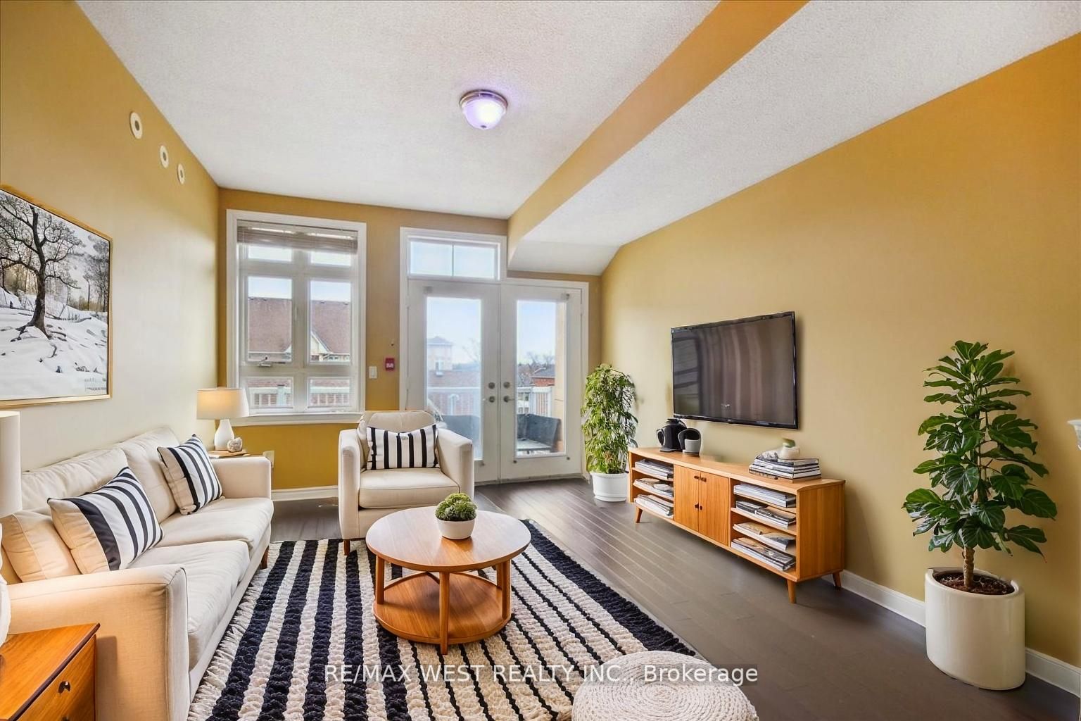 9 Pine Street 9 Property Photo 10