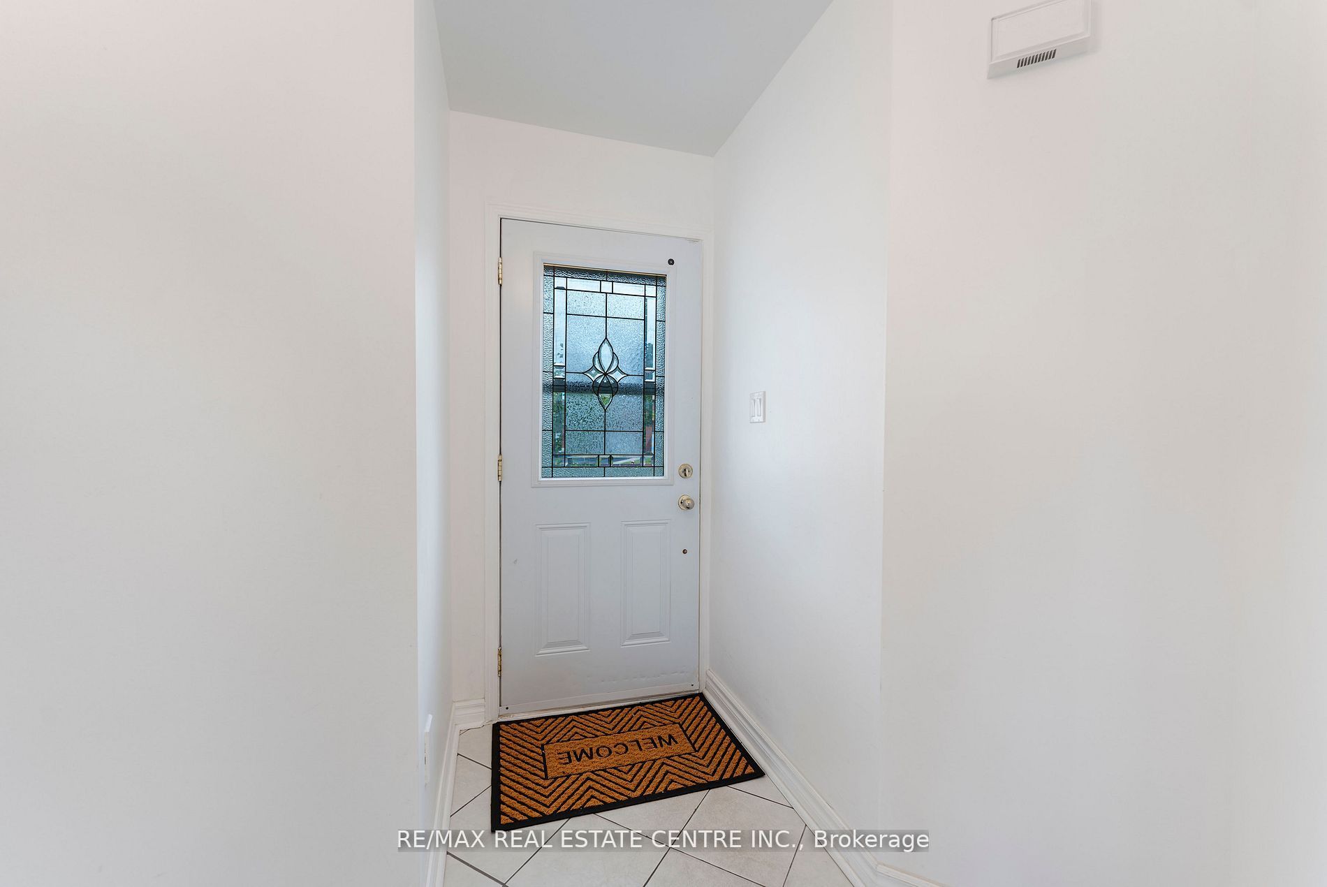 115 Ecclestone Drive Property Photo 3