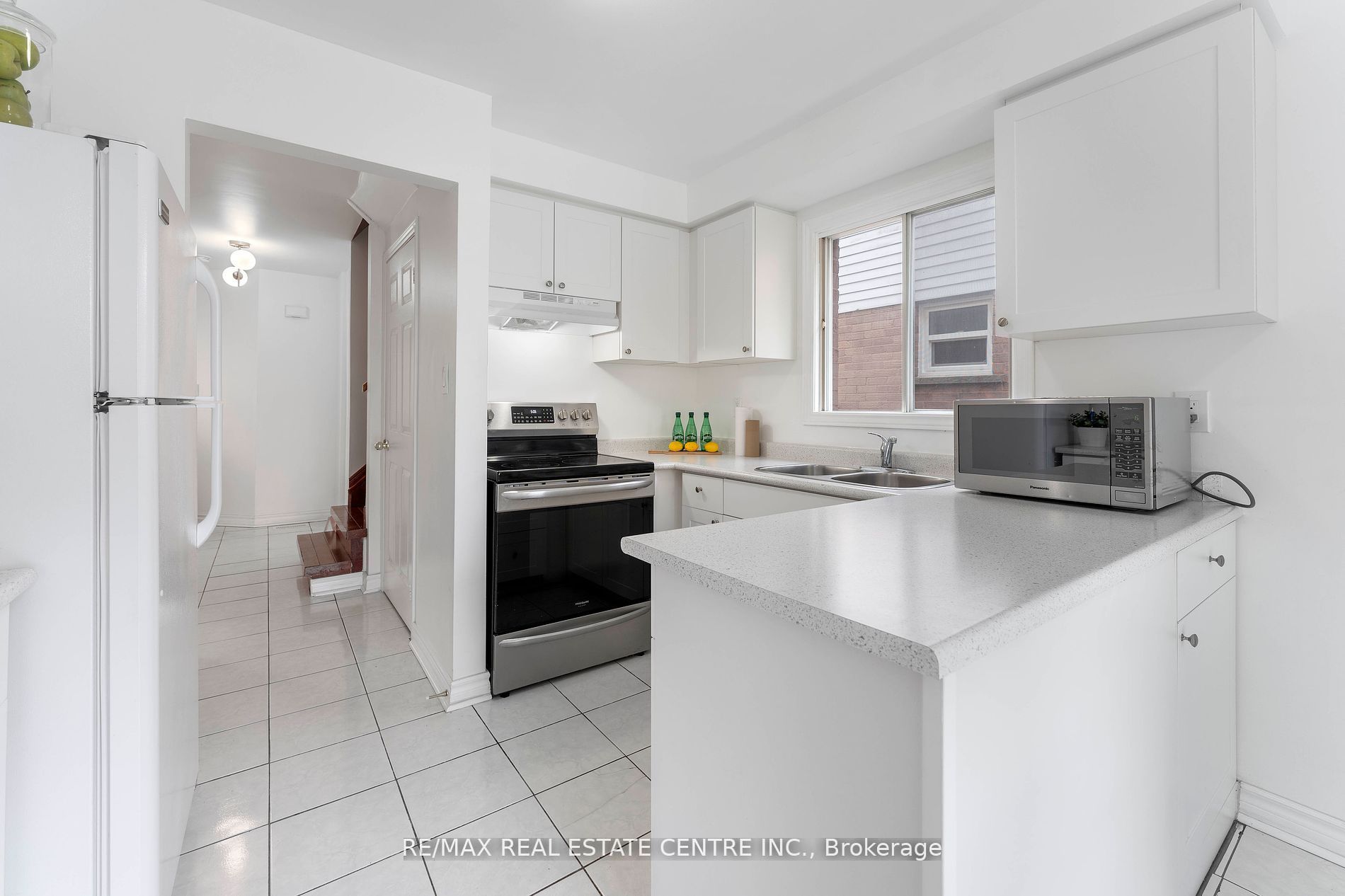115 Ecclestone Drive Property Photo 10