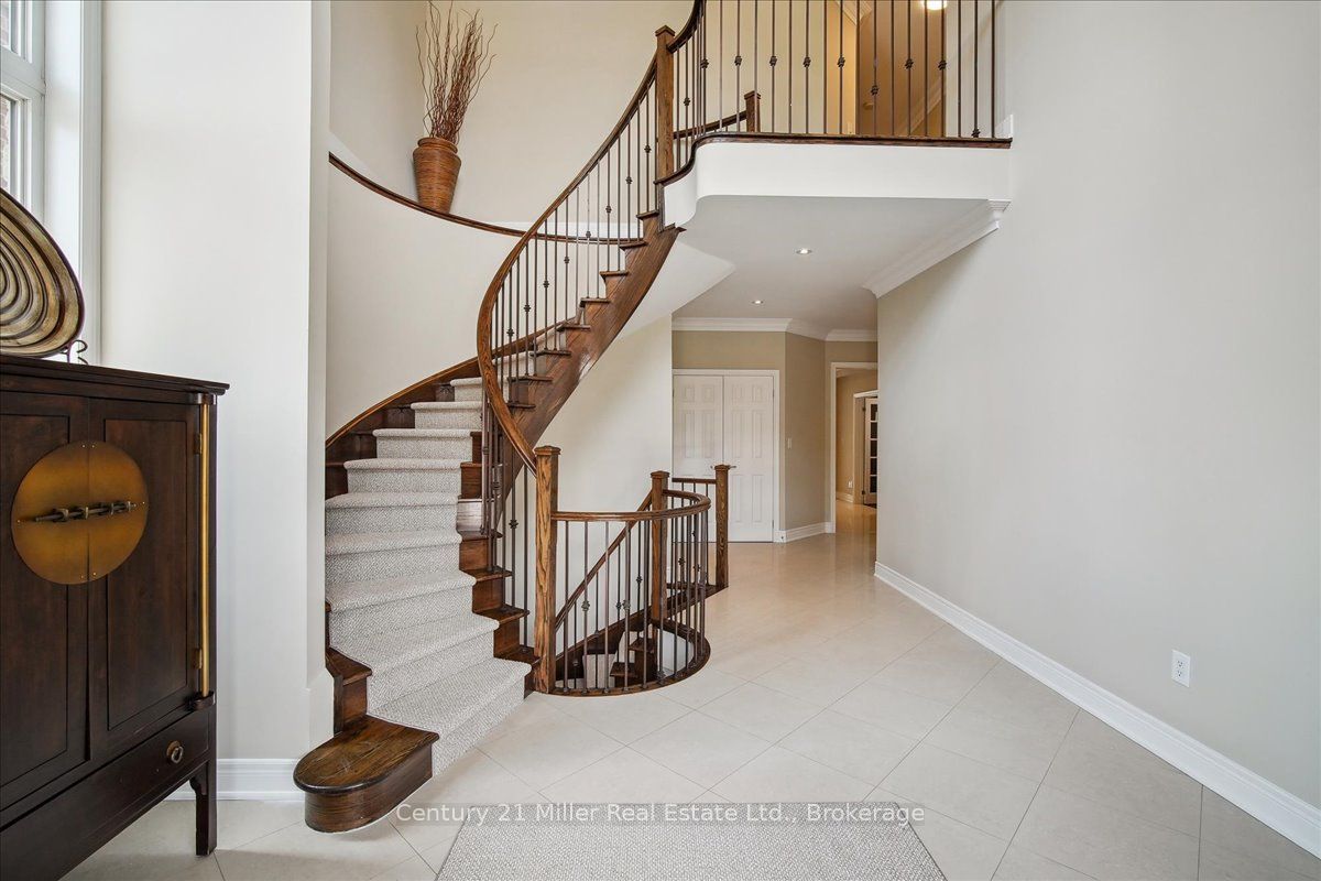 2394 Robmar Drive Property Photo 4