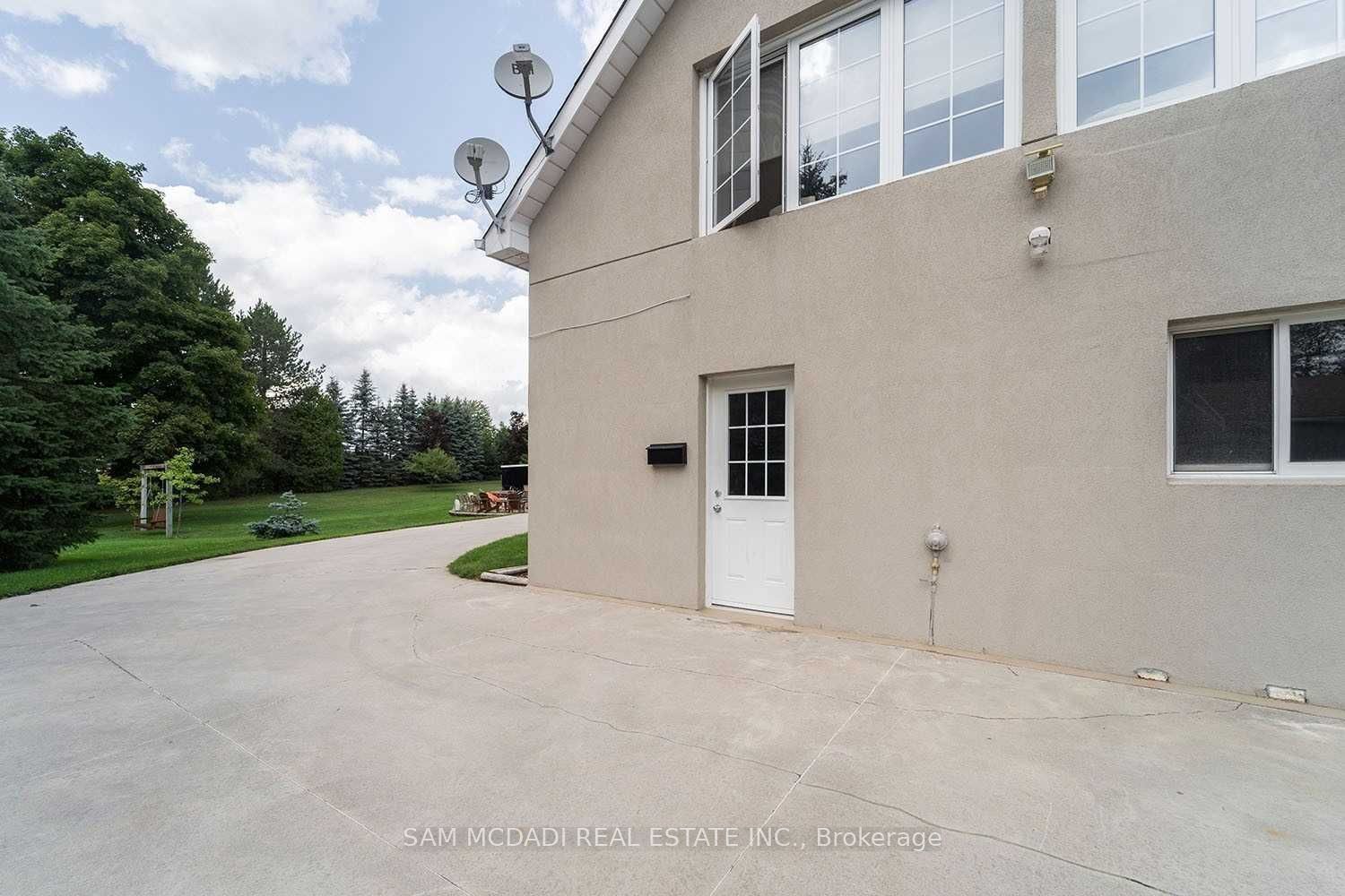 14011 Trafalgar Road Apt A Property Photo 2