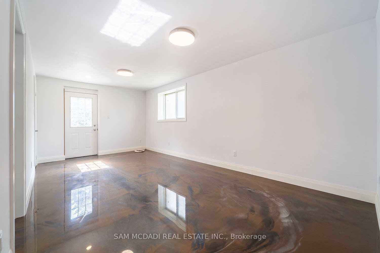 14011 Trafalgar Road Apt A Property Photo 4