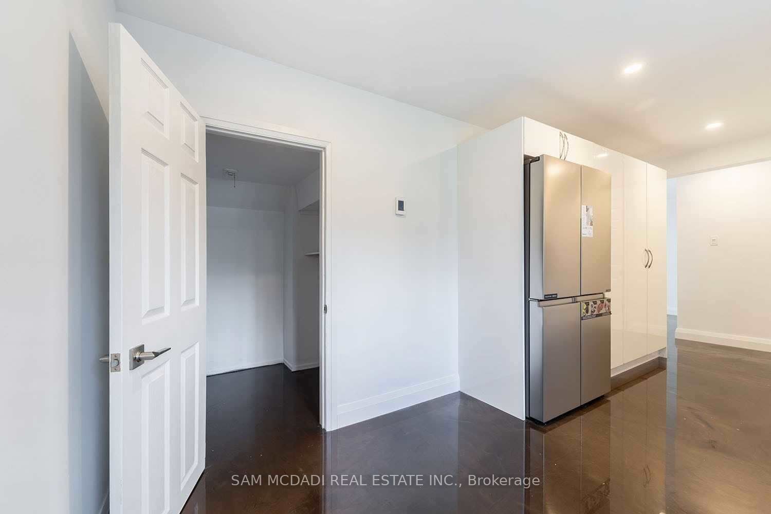 14011 Trafalgar Road Apt A Property Photo 9