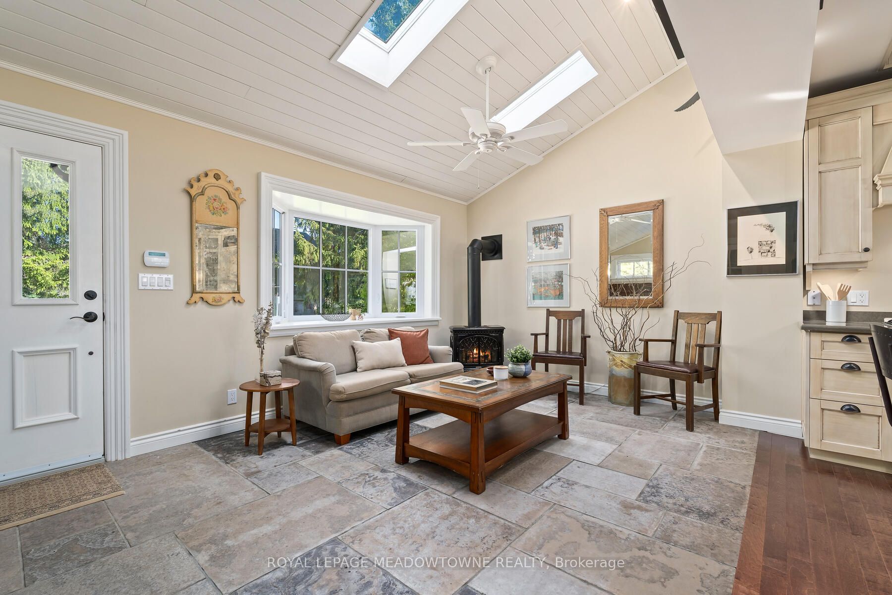 10319 15 Side Road Property Photo 8