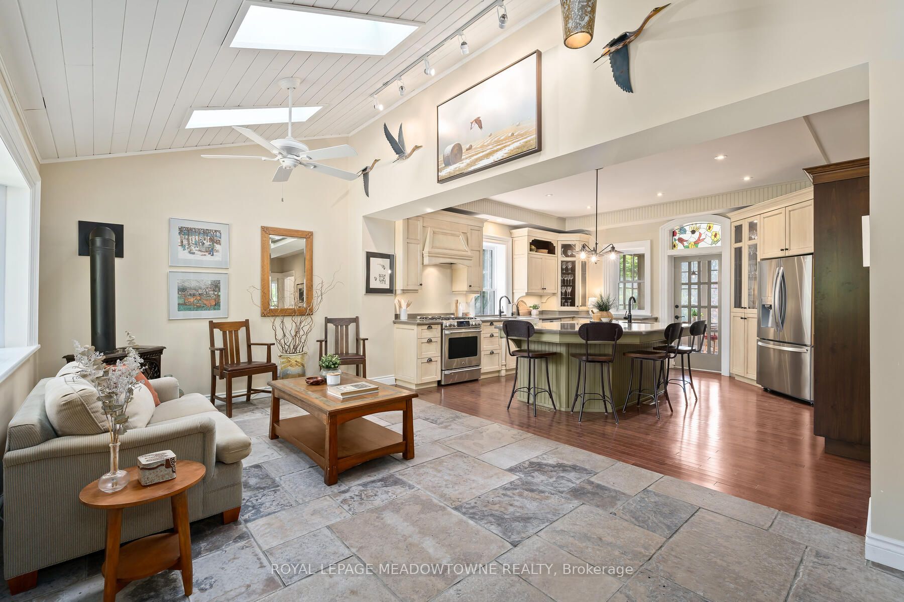 10319 15 Side Road Property Photo 9