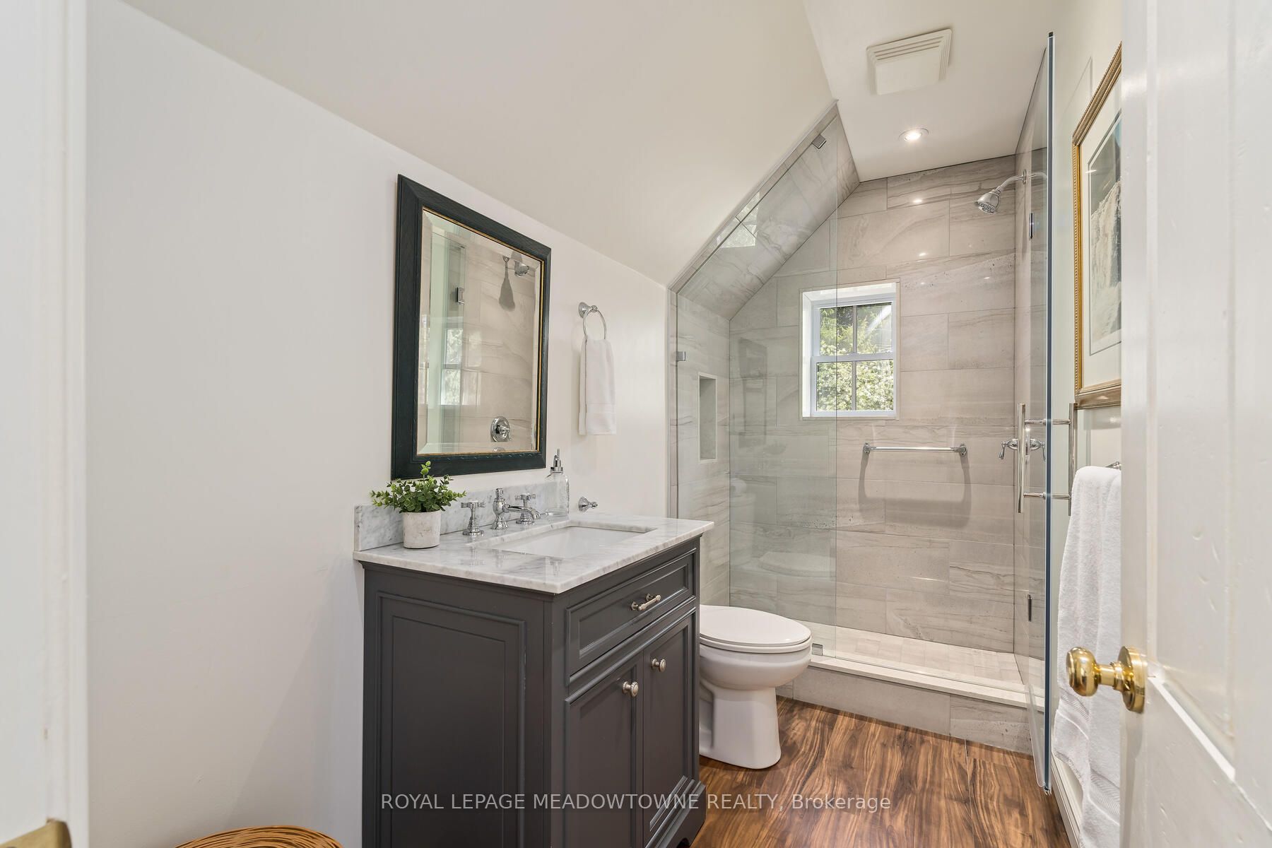 10319 15 Side Road Property Photo 32