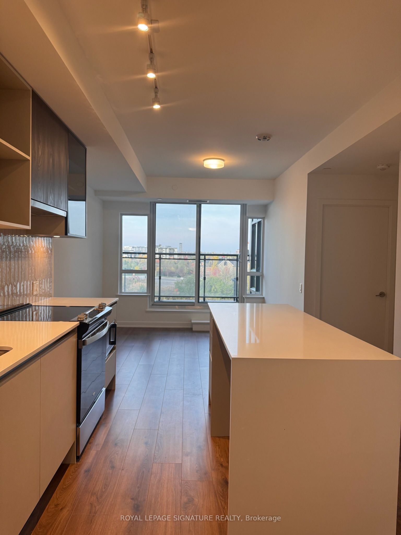 395 Dundas Street W 332 Property Photo 1