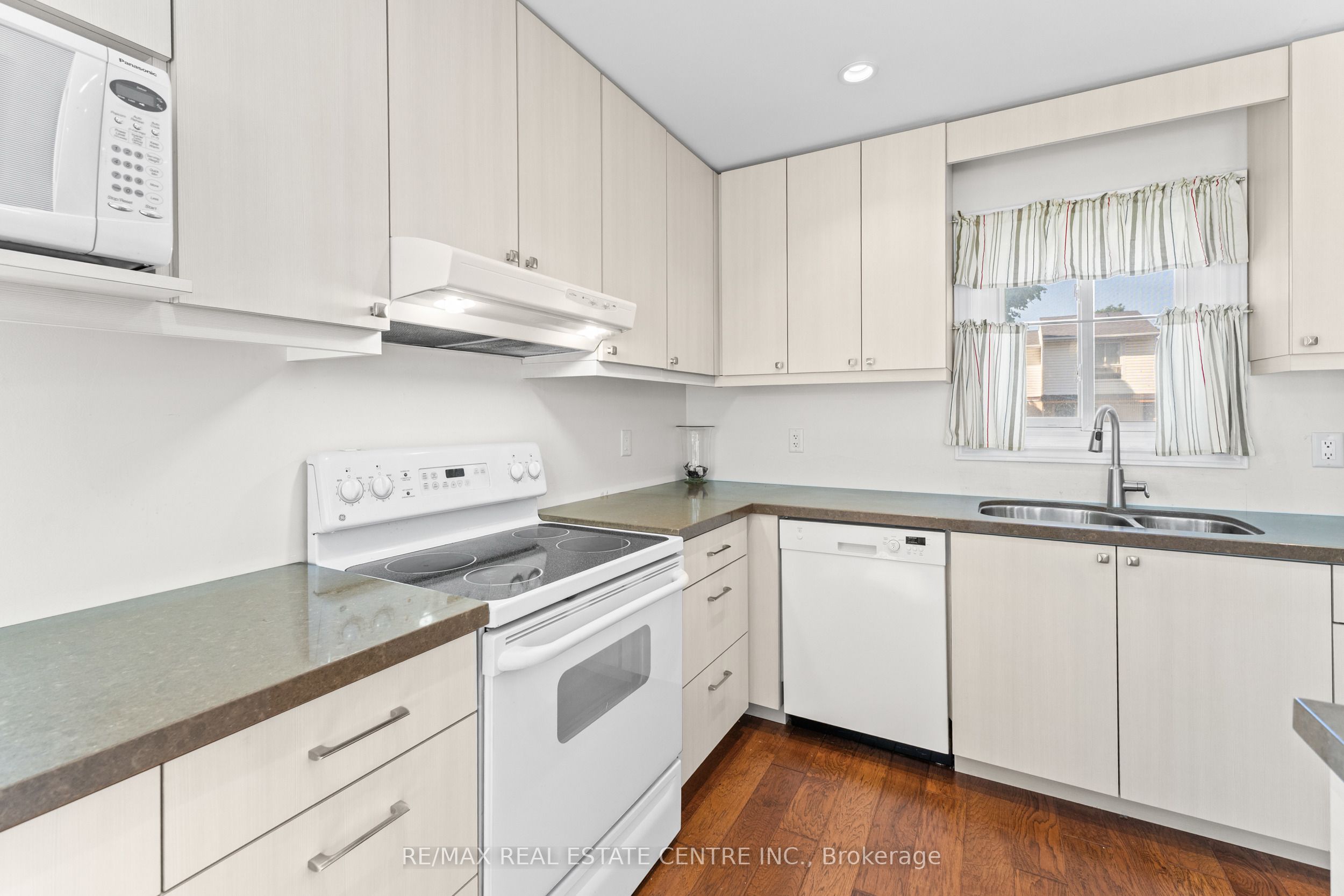 32 Josephine Court Property Photo 11