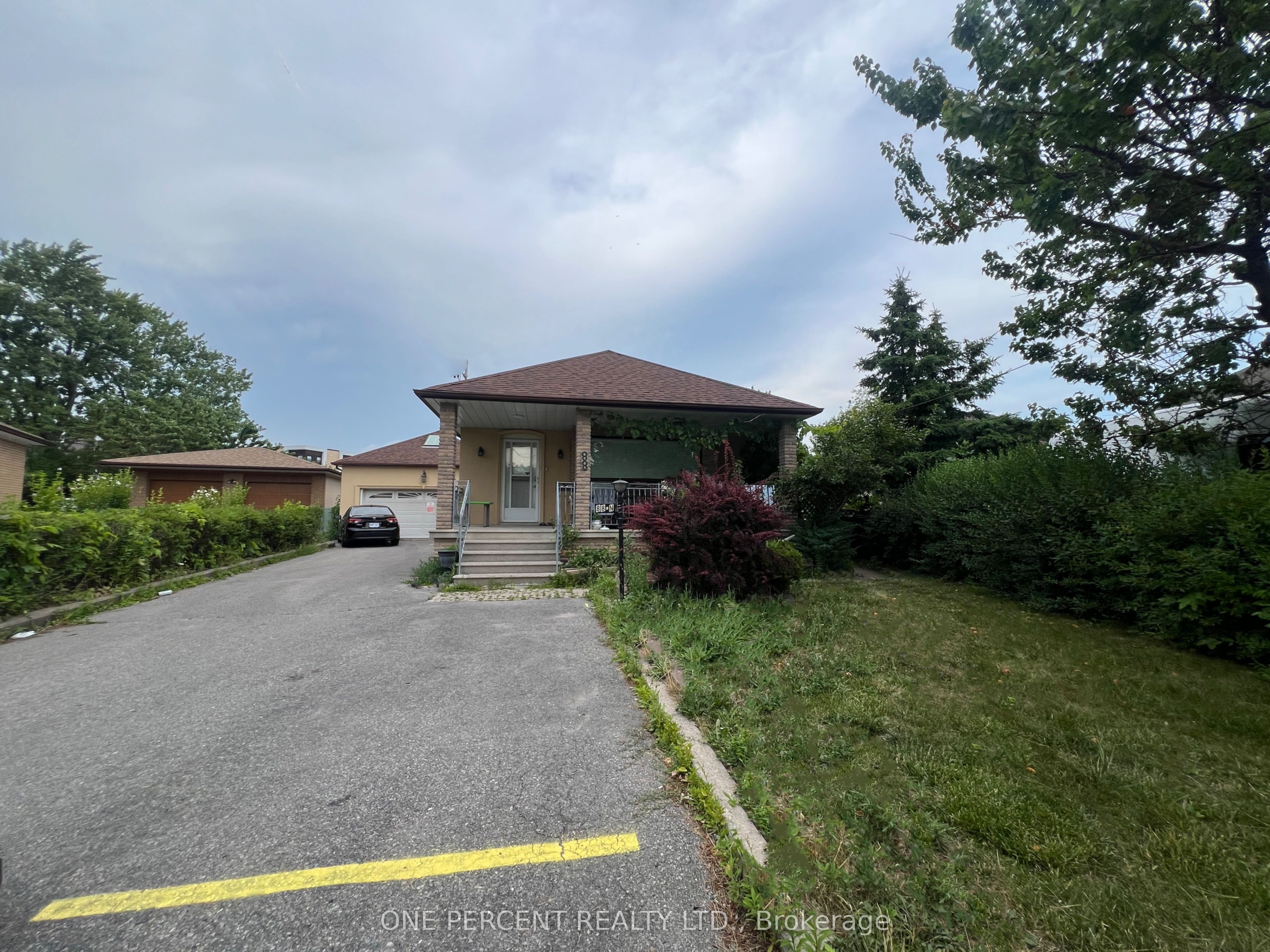88 Cuffley Crescent N Property Photo 1