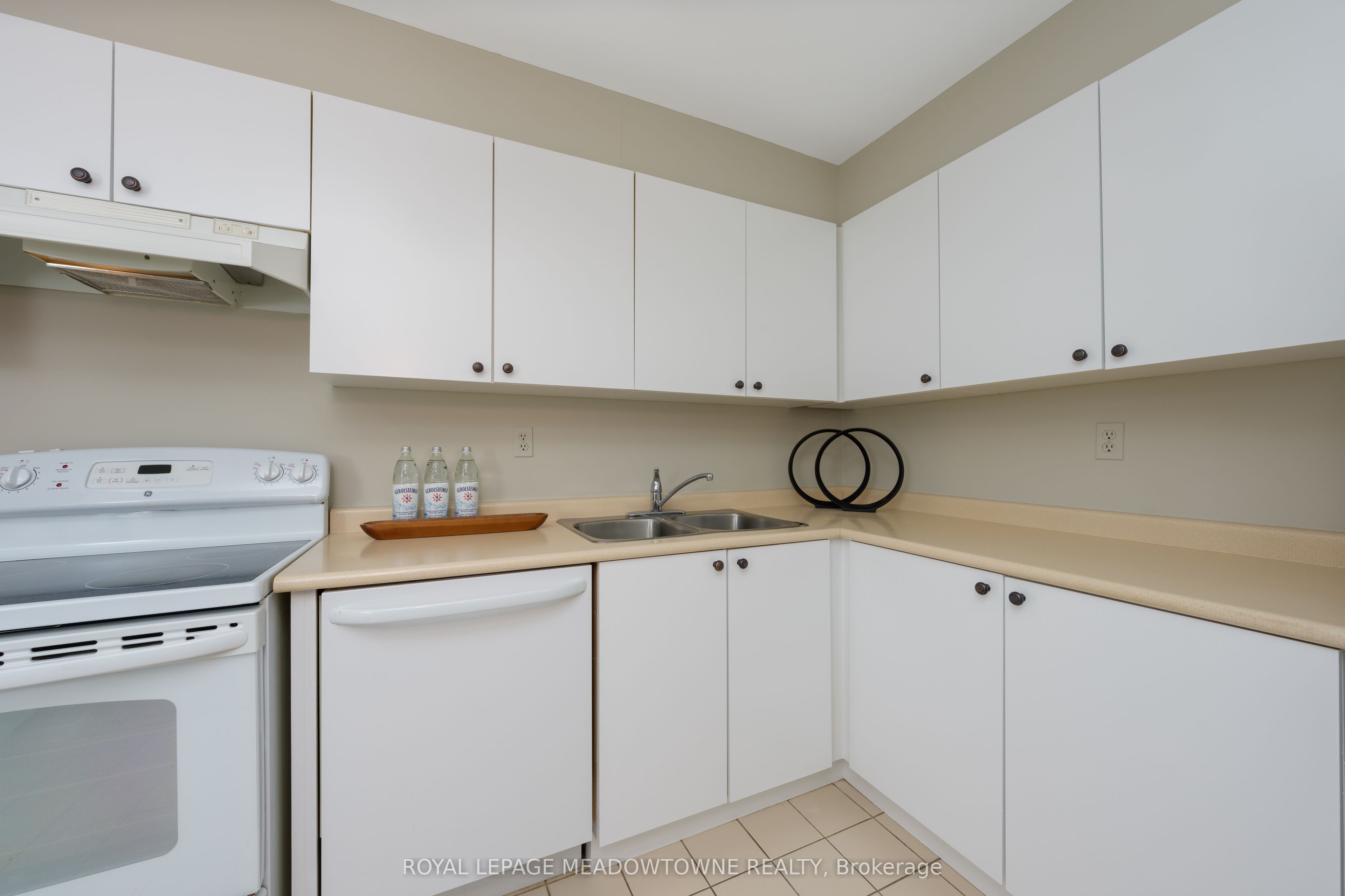 26 Hall Road 302 Property Photo 17
