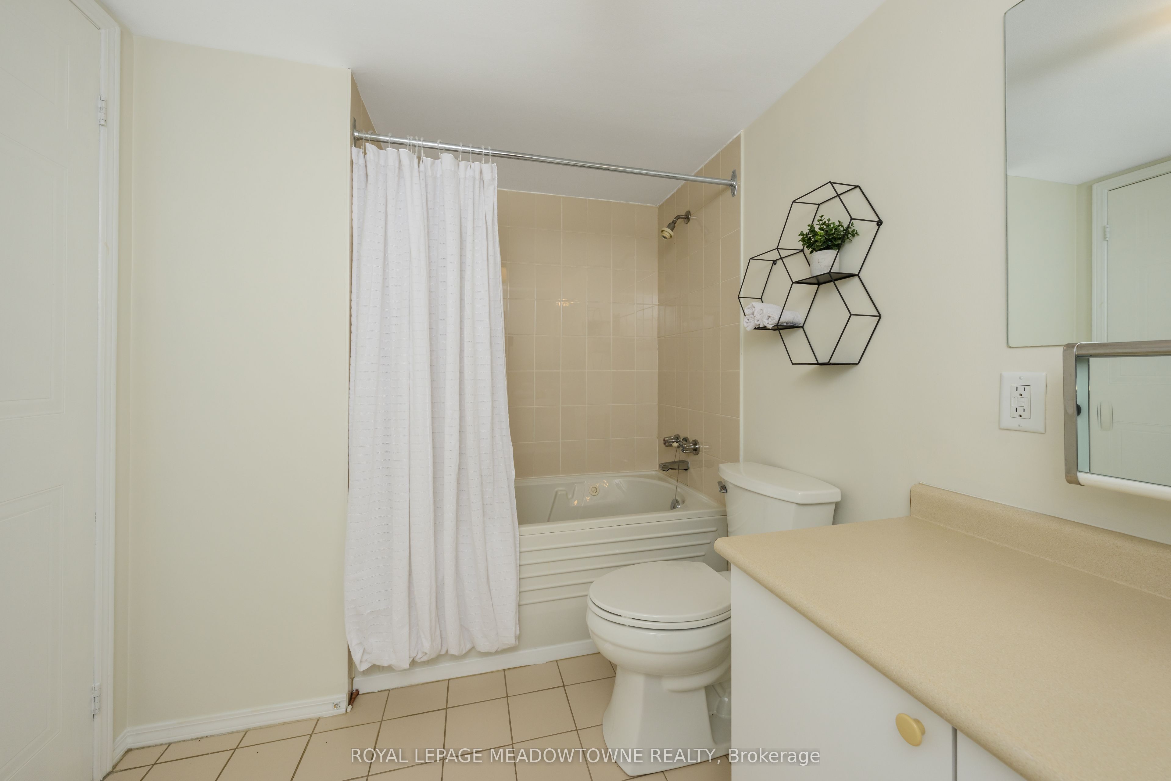 26 Hall Road 302 Property Photo 27