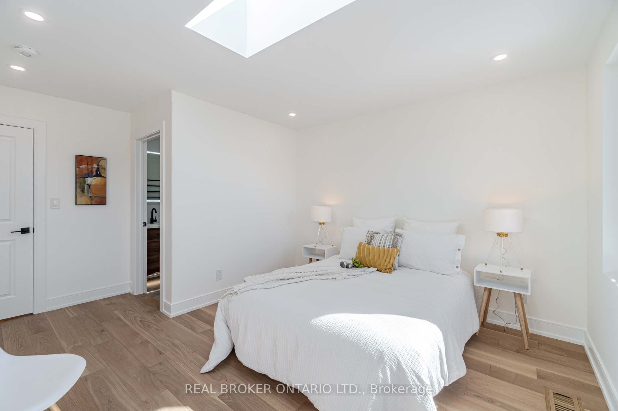 120 Wiltshire Avenue Property Photo 16