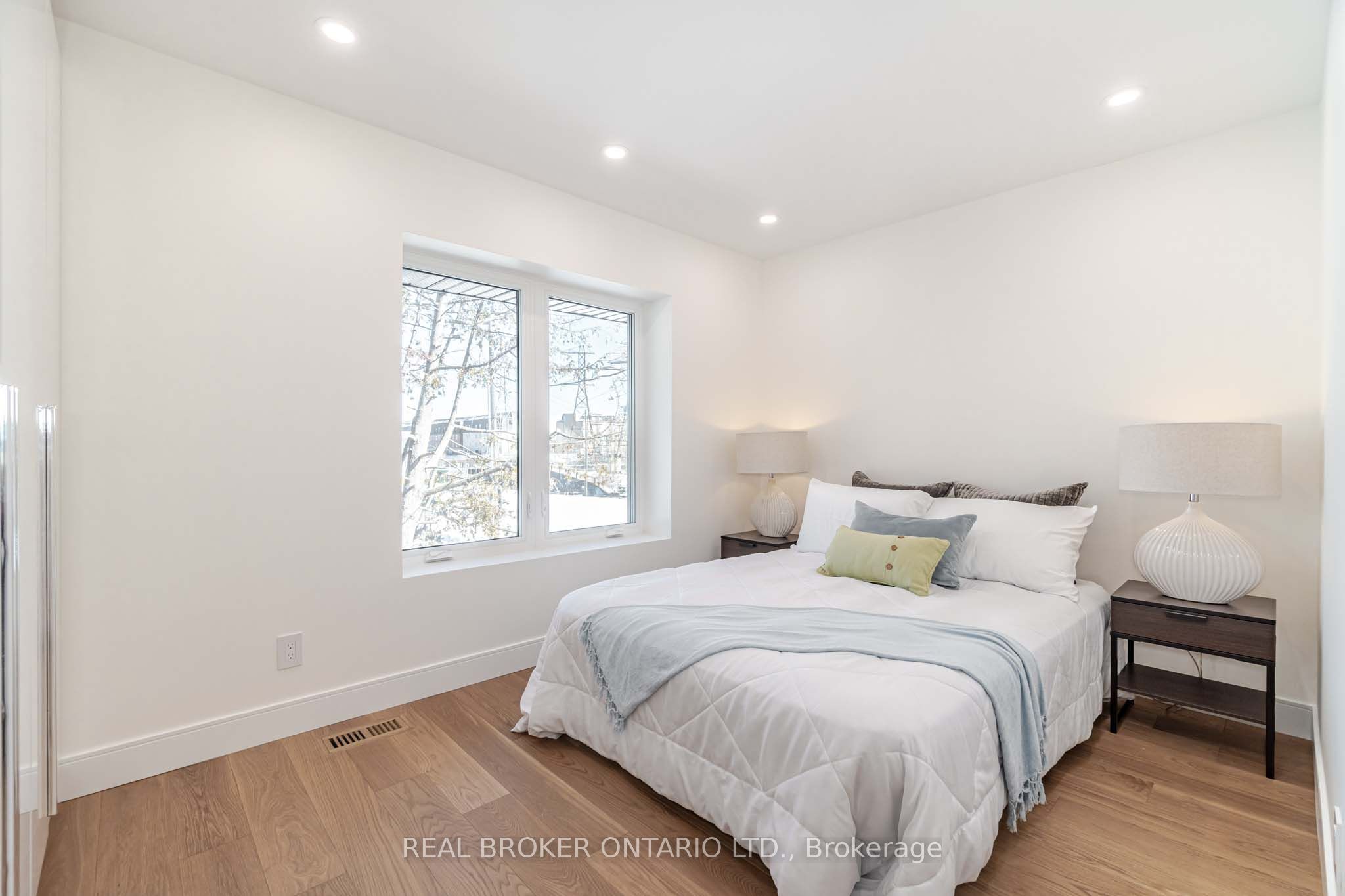 120 Wiltshire Avenue Property Photo 18