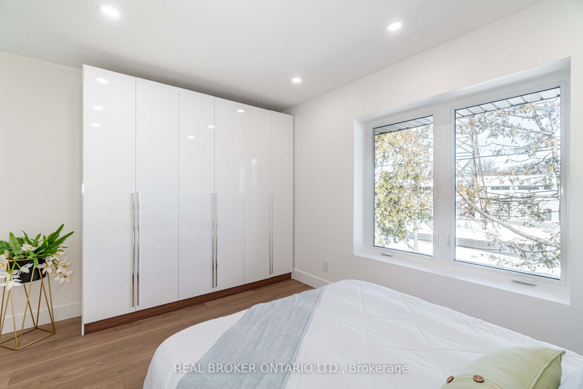 120 Wiltshire Avenue Property Photo 19