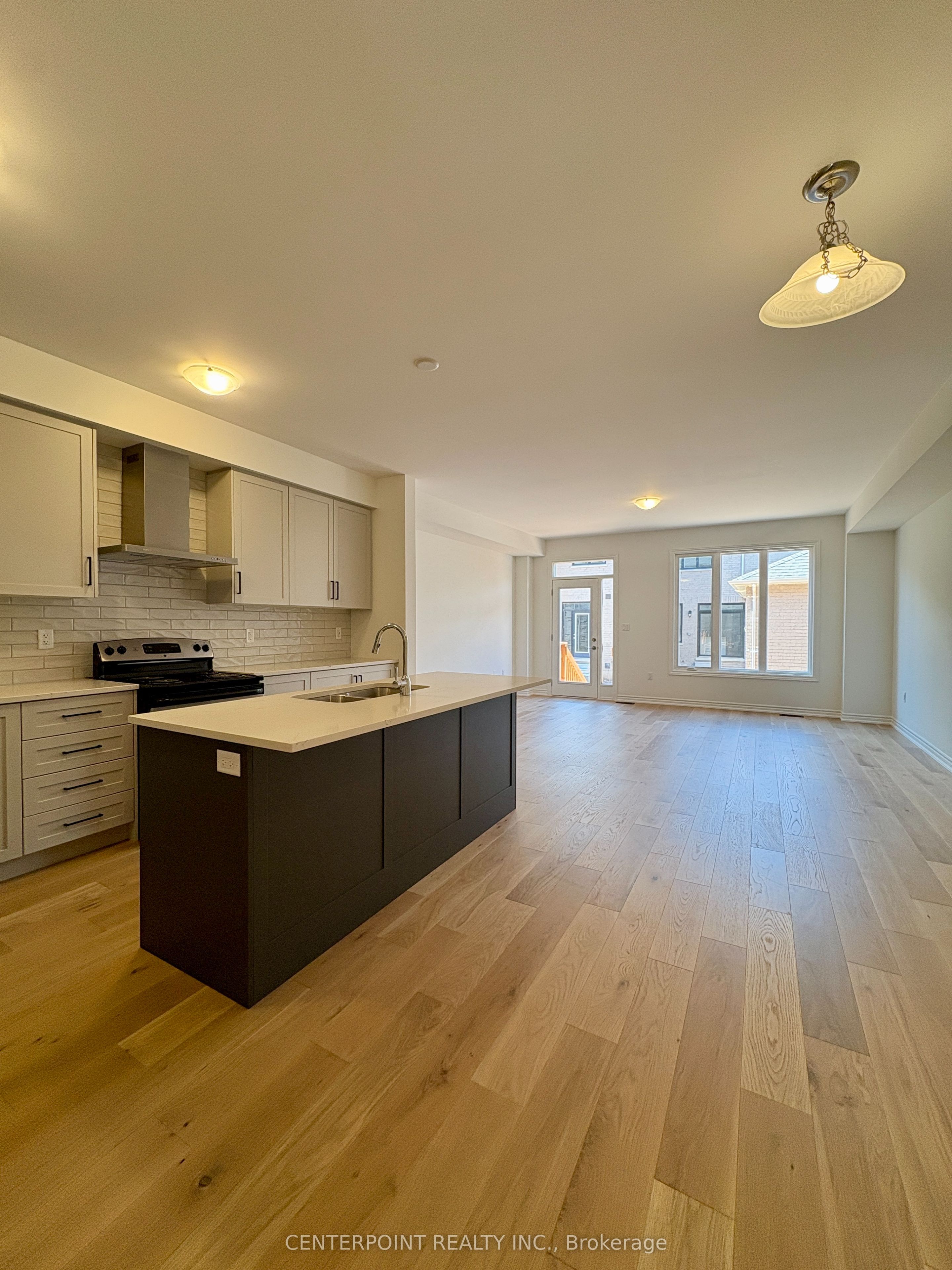 3084 Harvard Gardens Property Photo 5