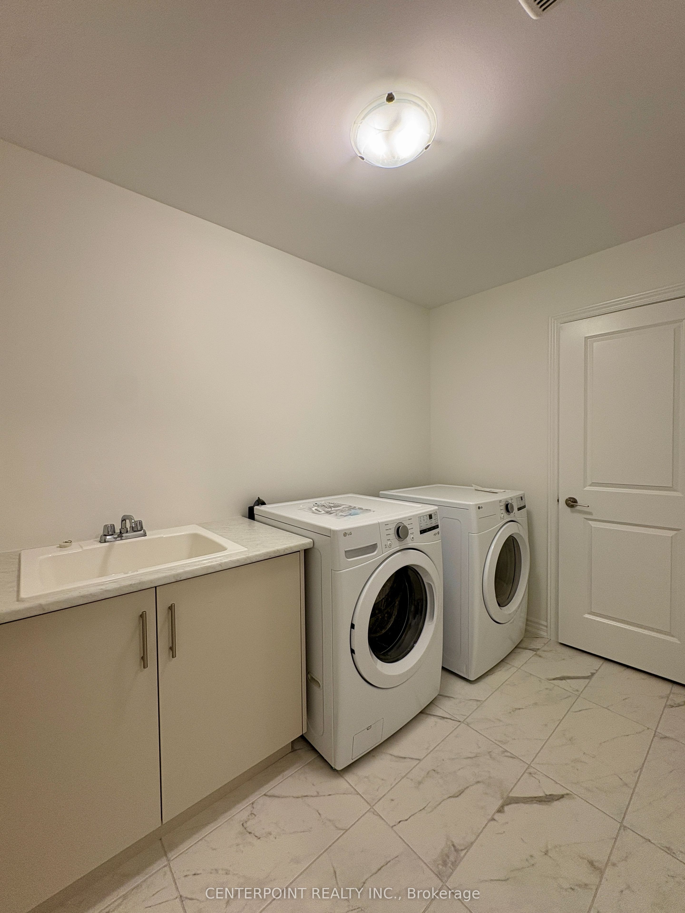 3084 Harvard Gardens Property Photo 11