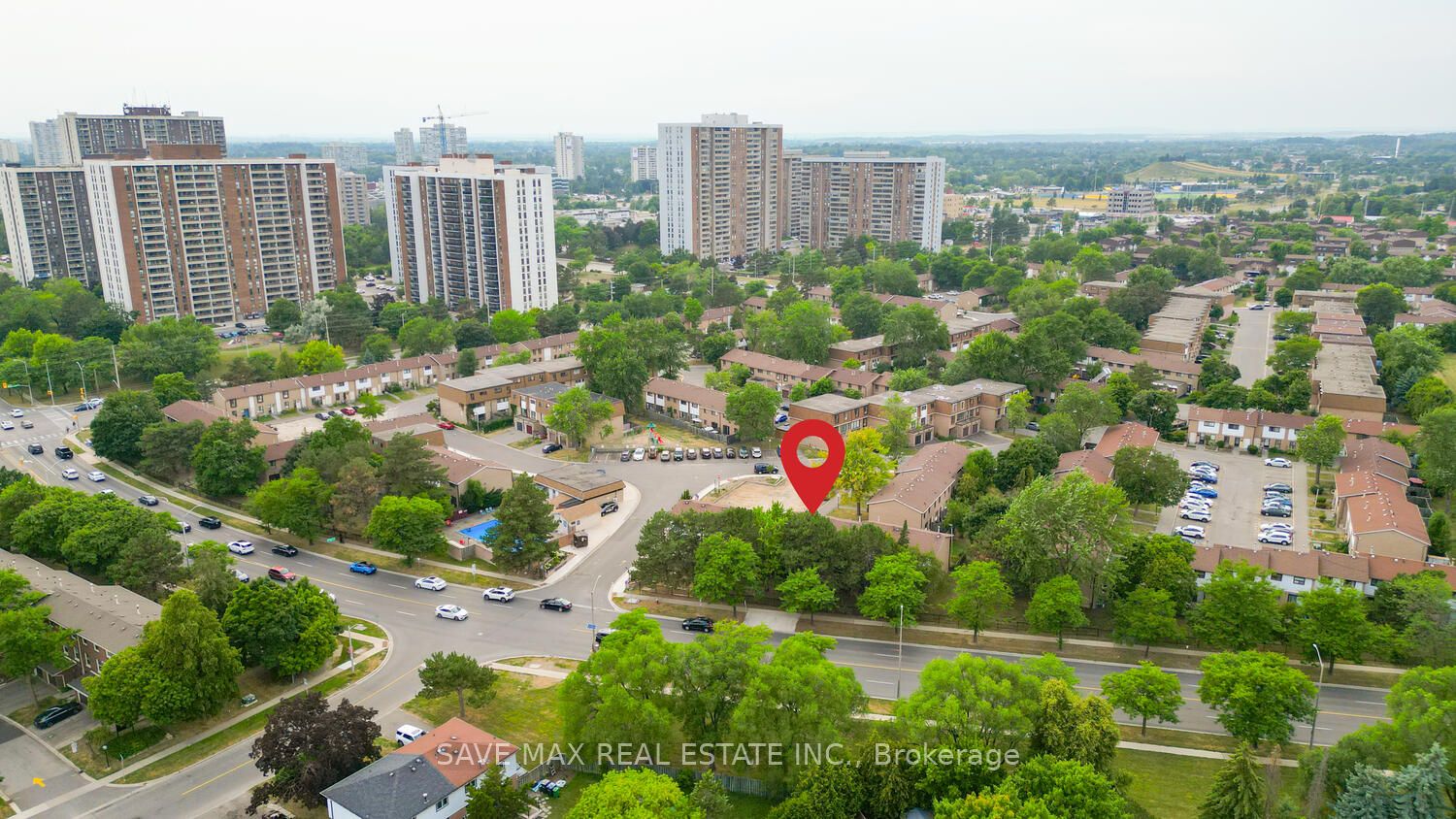 153 Fleetwood Cres Property Photo 1