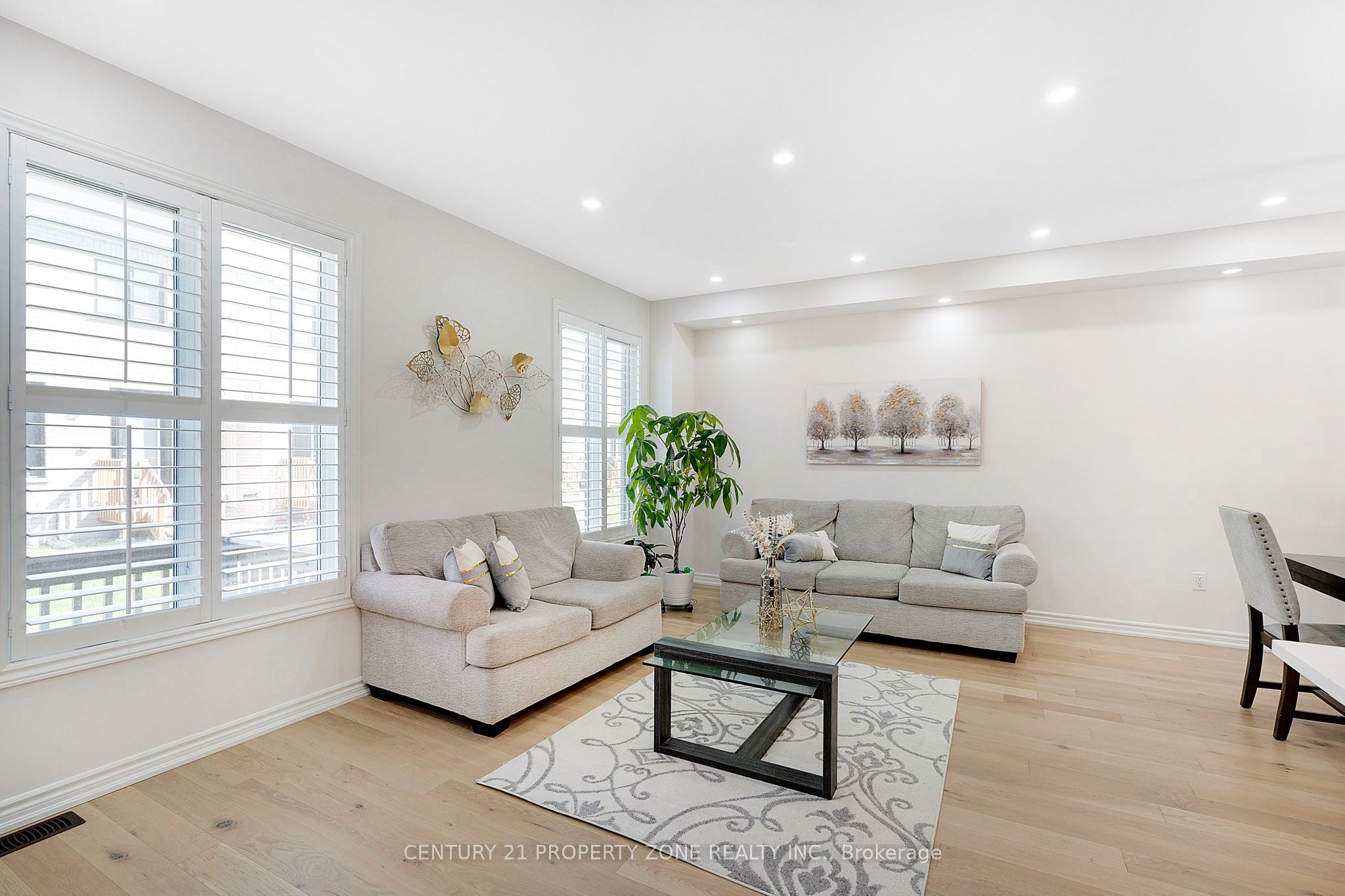 458 Bergamot Avenue Property Photo 7