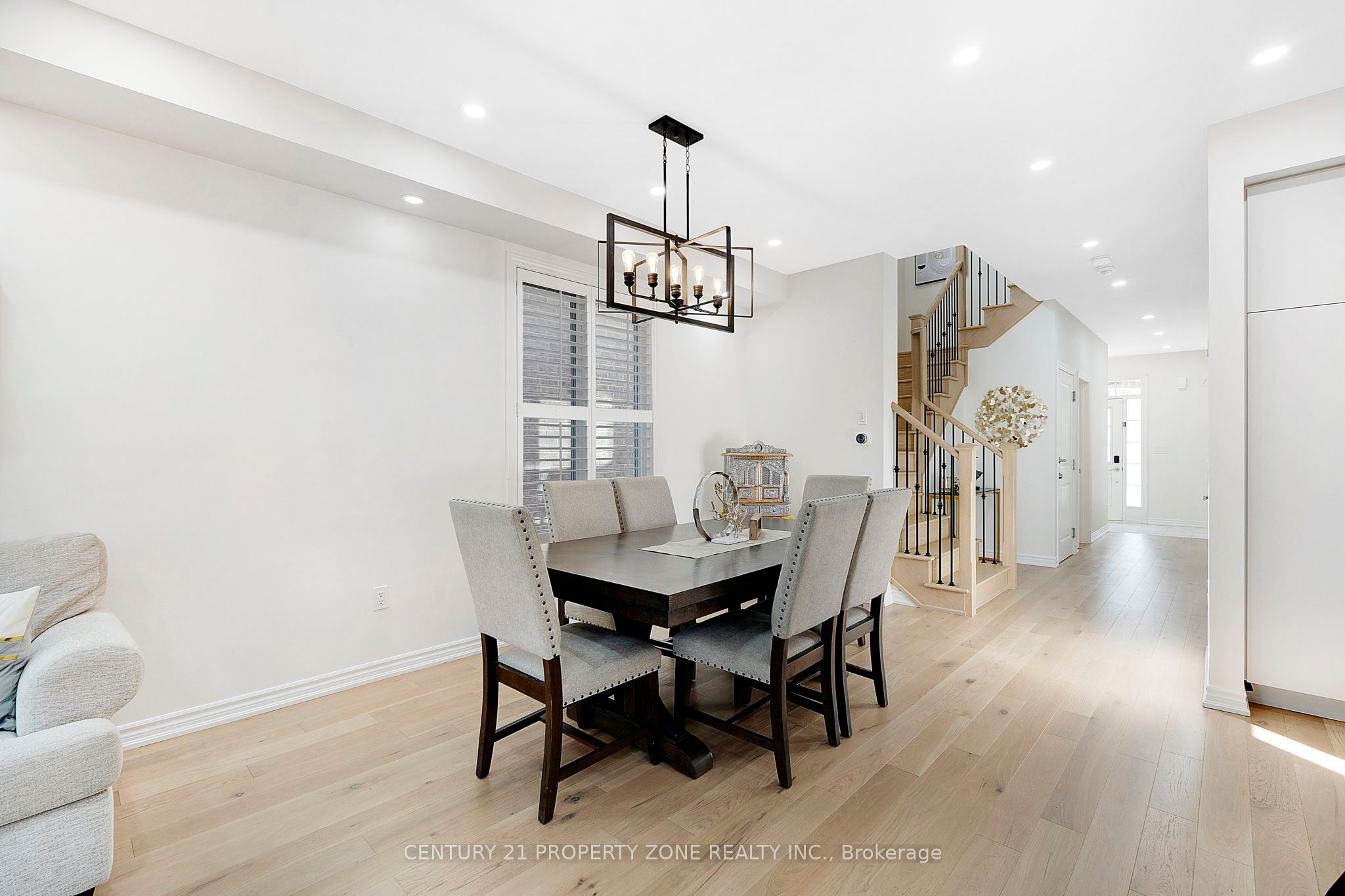 458 Bergamot Avenue Property Photo 8