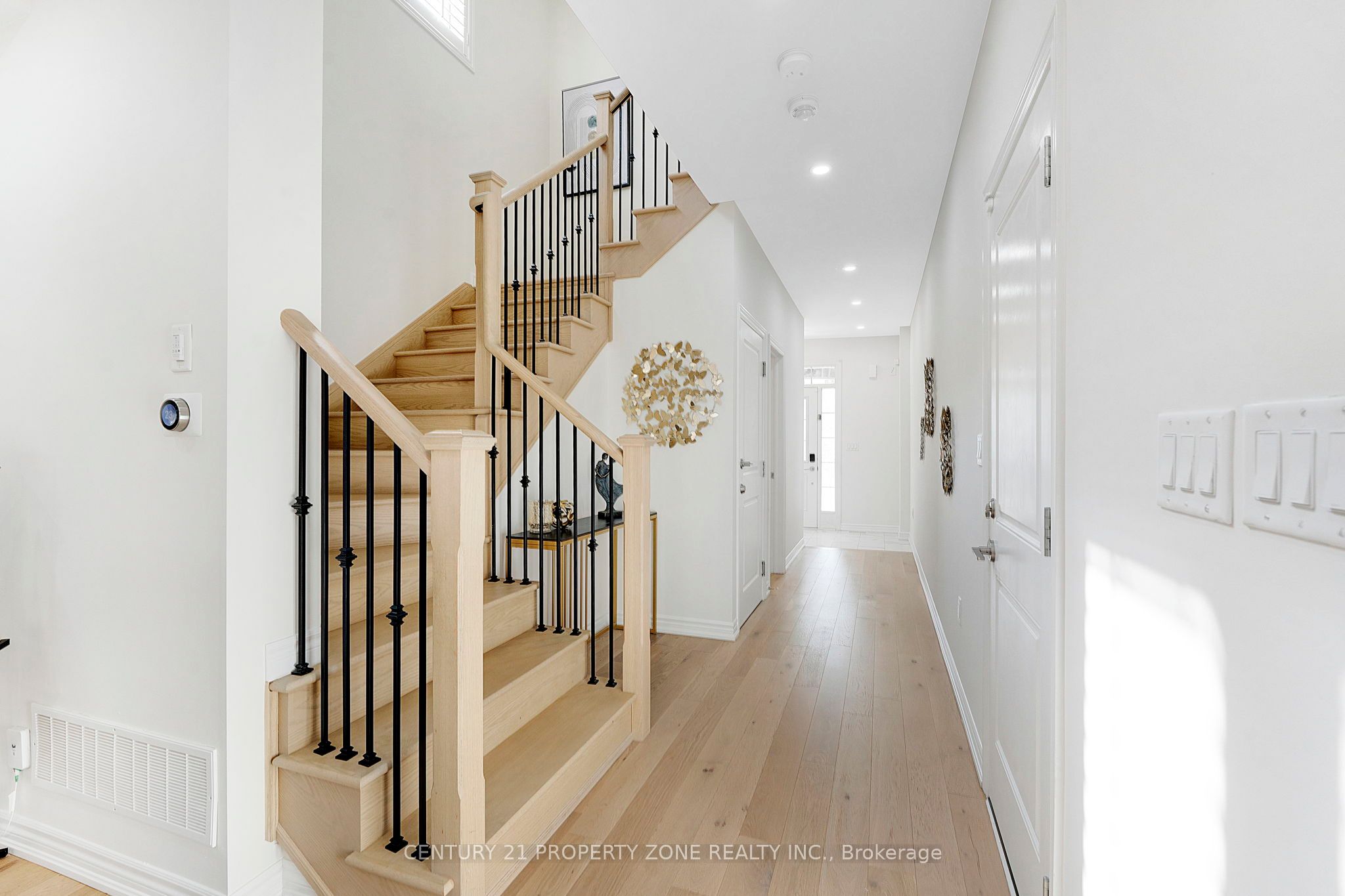 458 Bergamot Avenue Property Photo 10