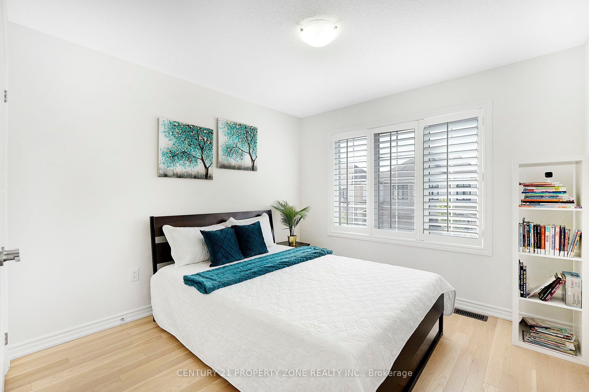458 Bergamot Avenue Property Photo 20