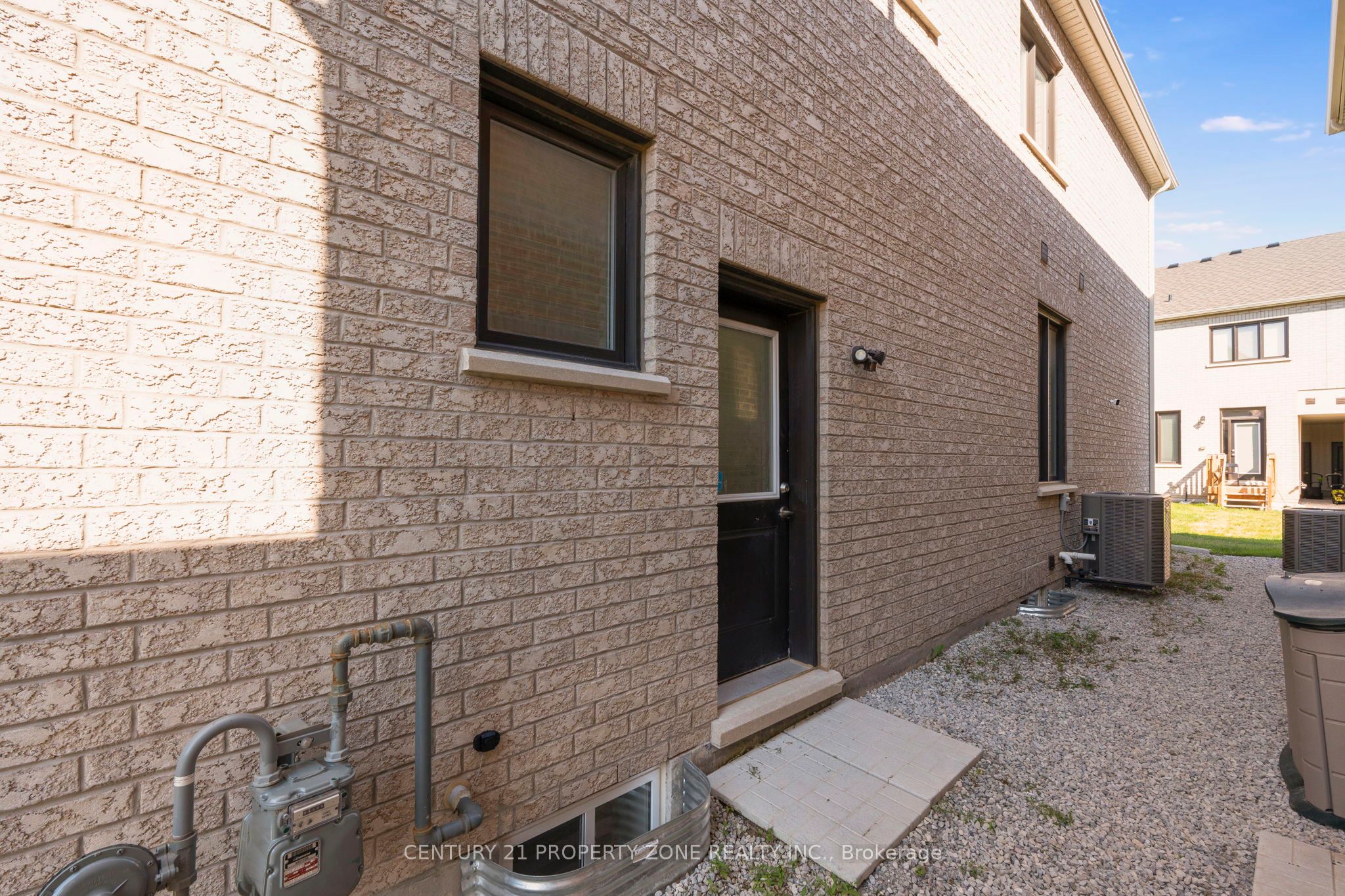 458 Bergamot Avenue Property Photo 23