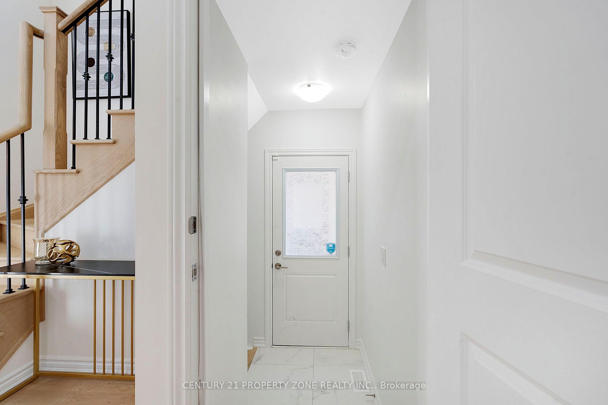 458 Bergamot Avenue Property Photo 24