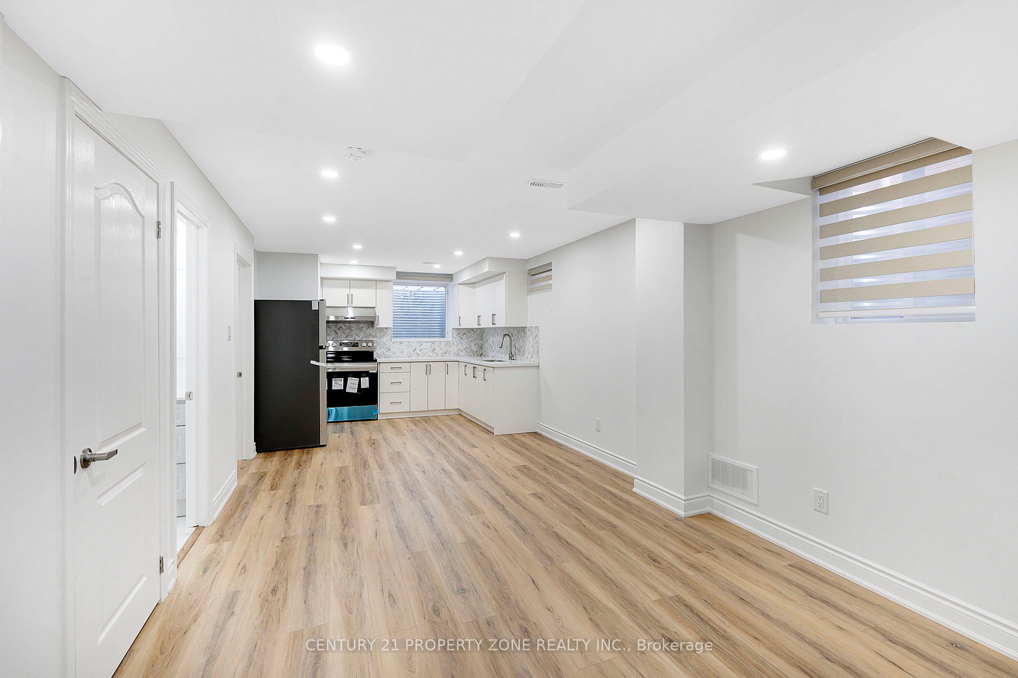 458 Bergamot Avenue Property Photo 25