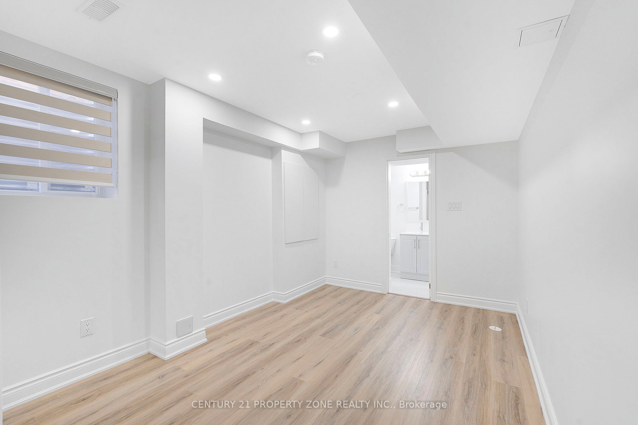 458 Bergamot Avenue Property Photo 27
