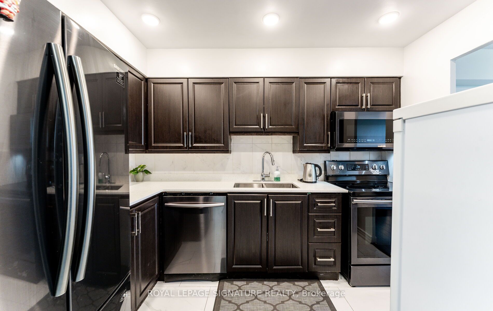 551 The West Mall N/a 620 Property Photo 12