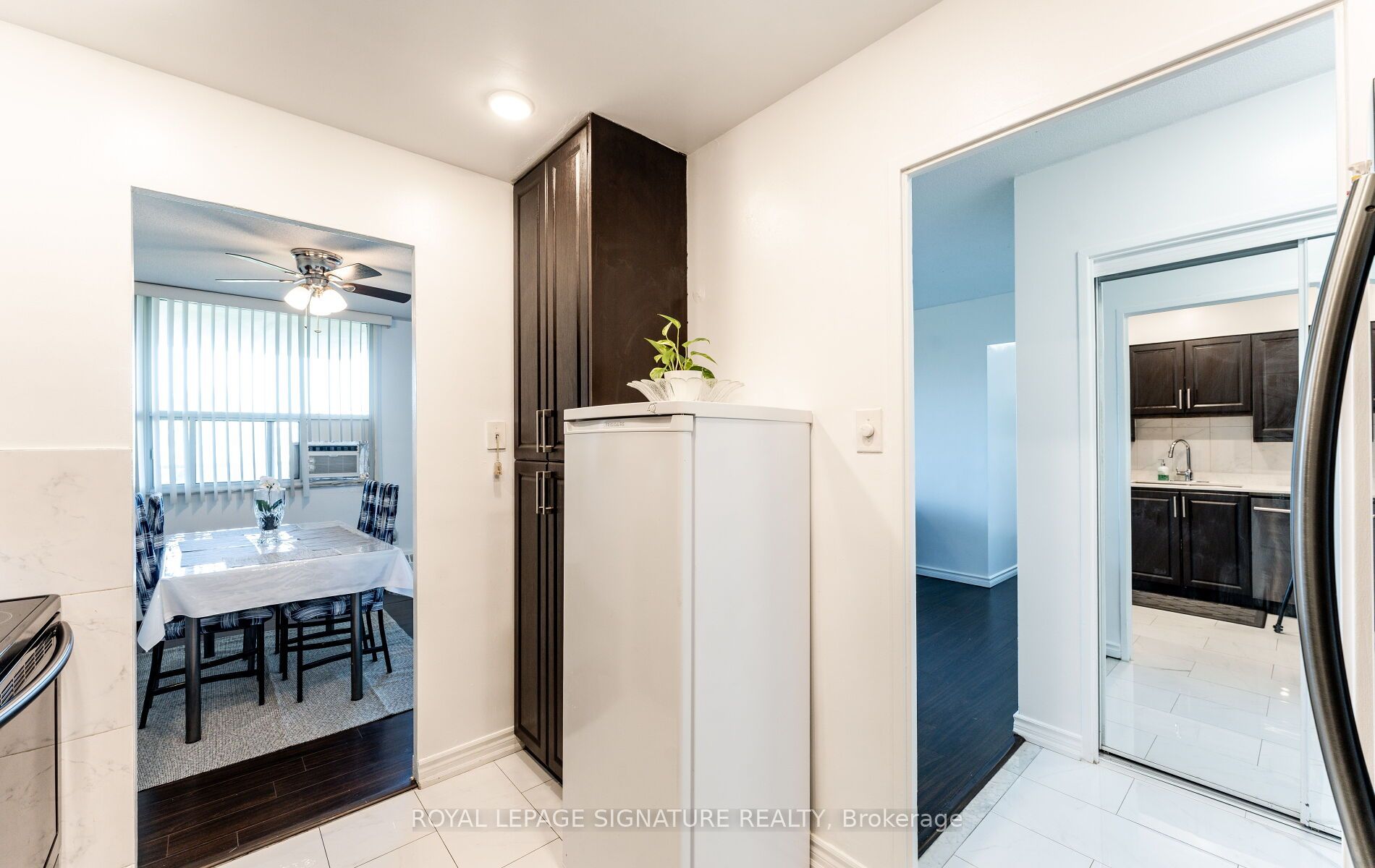551 The West Mall N/a 620 Property Photo 13