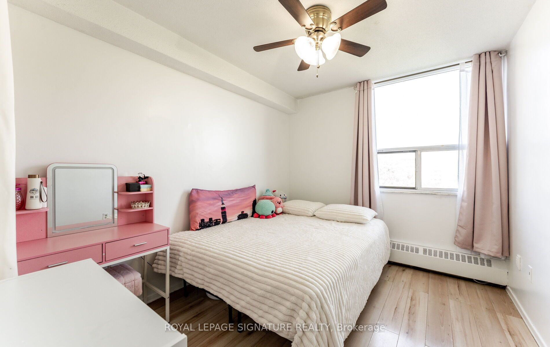 551 The West Mall N/a 620 Property Photo 18