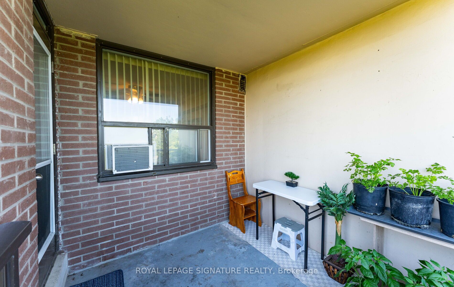 551 The West Mall N/a 620 Property Photo 25