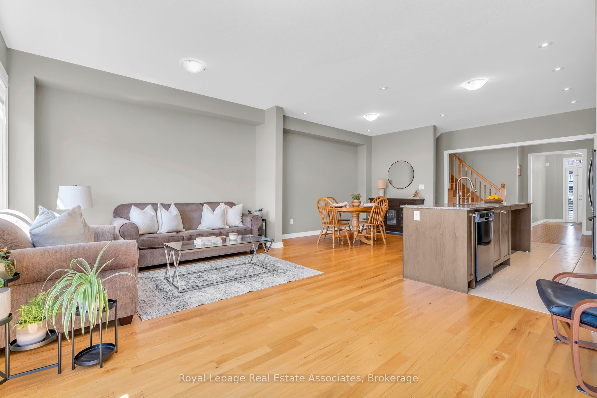172 Parkinson Crescent 3 Property Photo 19