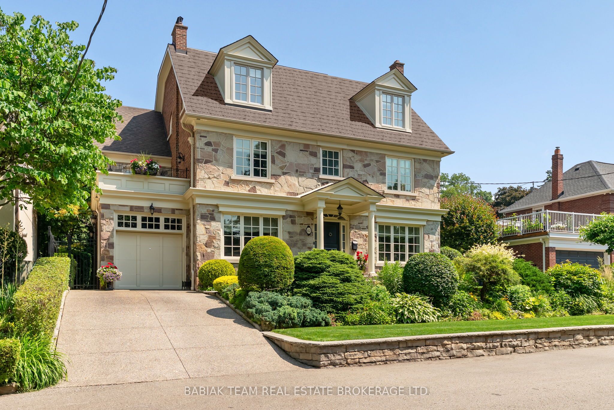 82 Humberview Road Property Photo 2