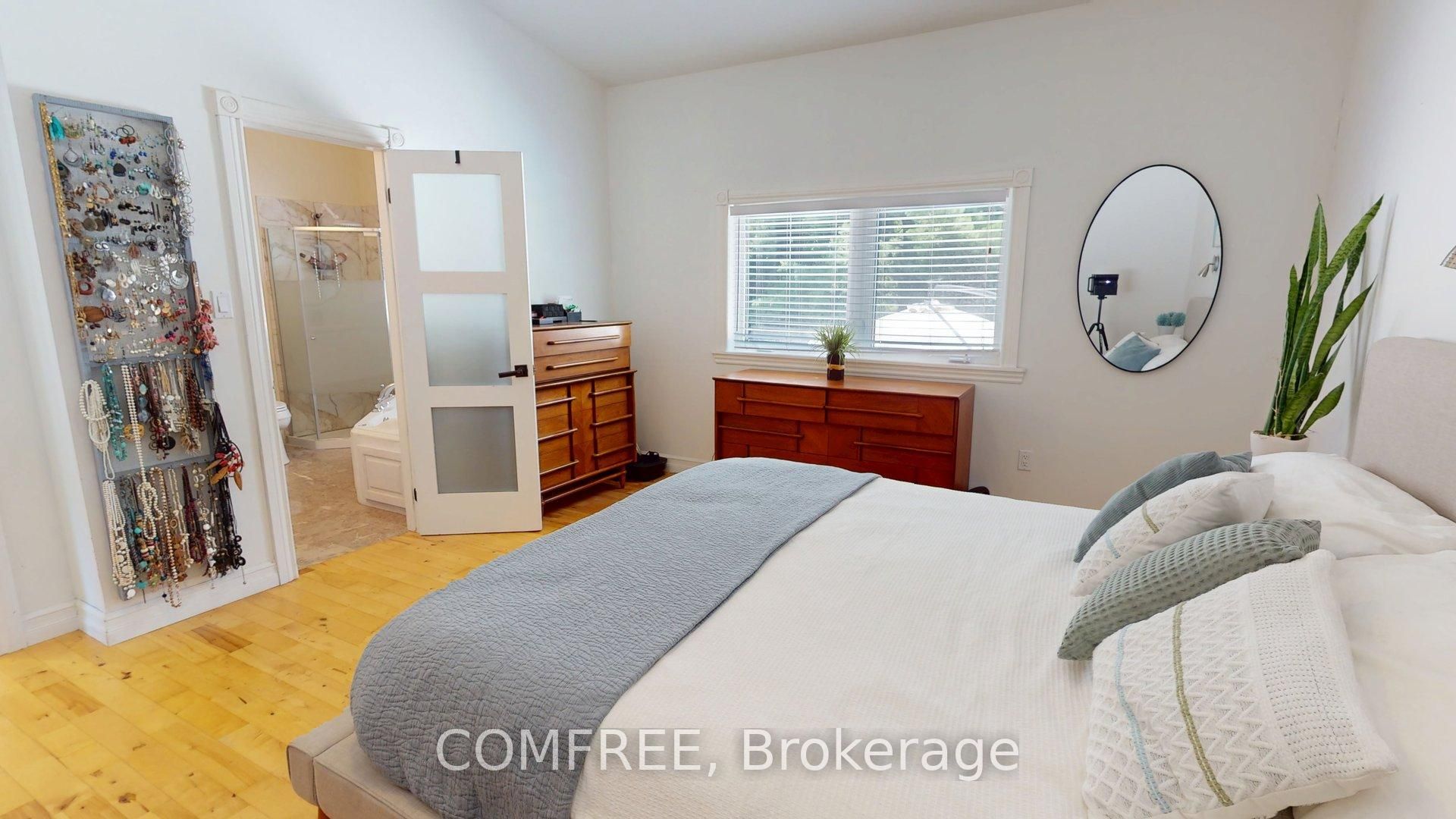 11022 Fifth Line Property Photo 27