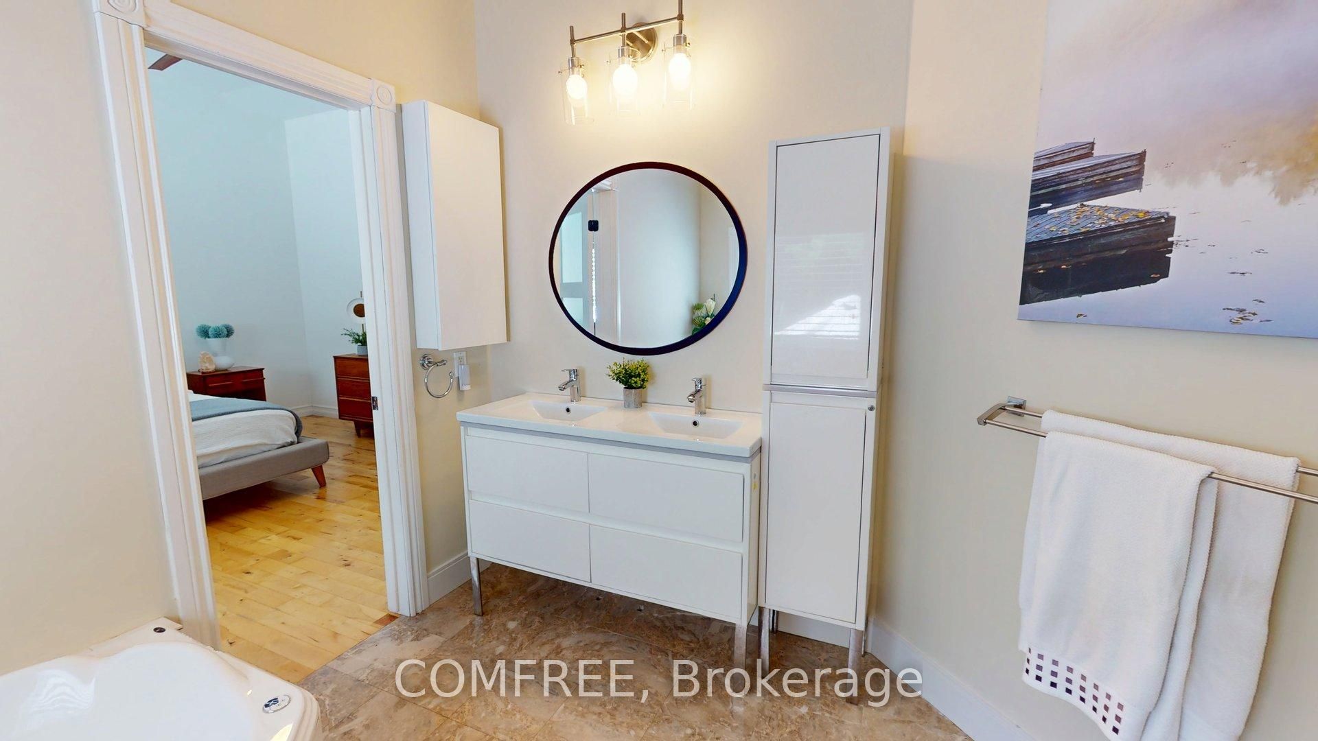 11022 Fifth Line Property Photo 29