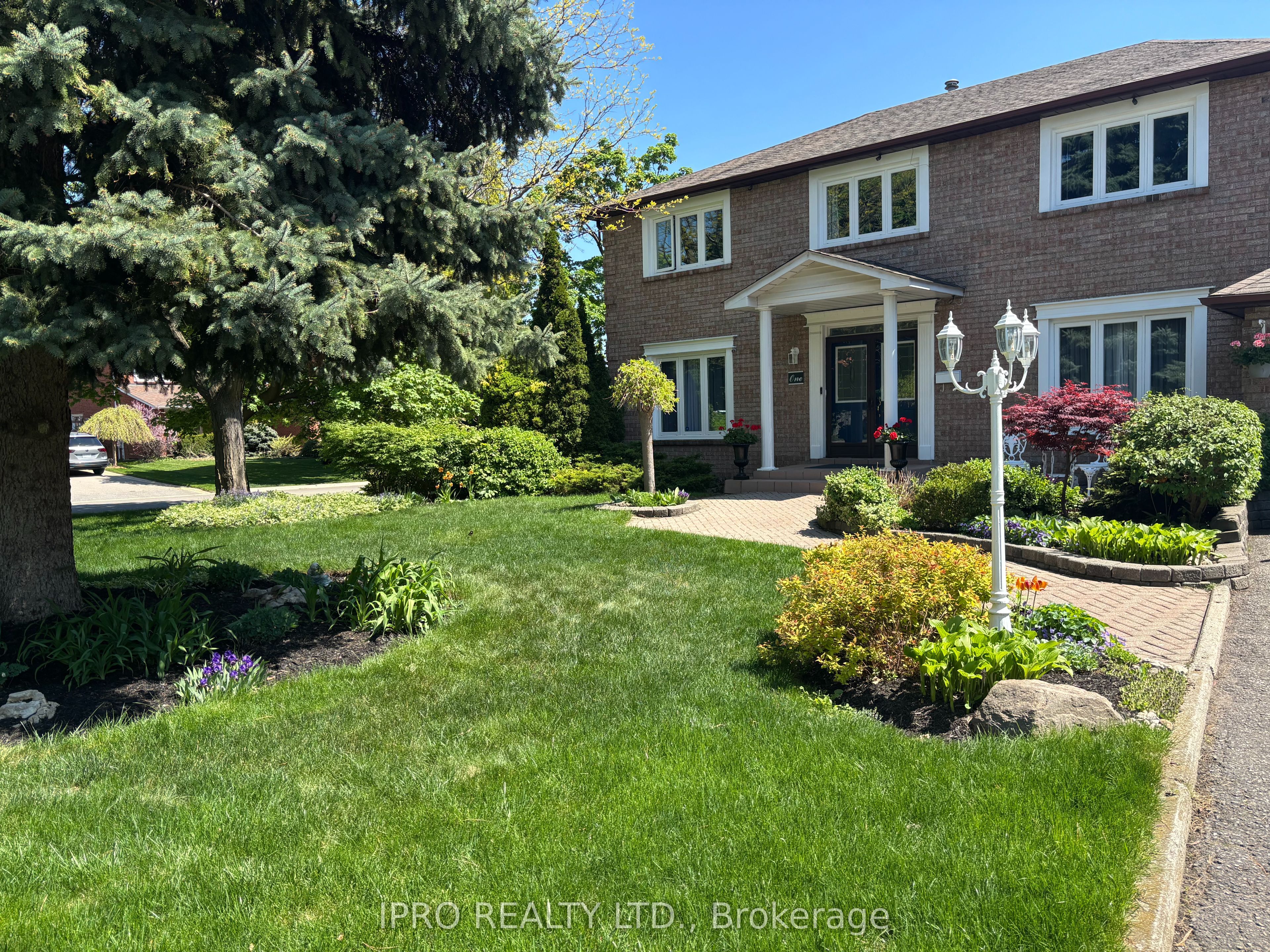 1 Lindhurst Street Property Photo 1