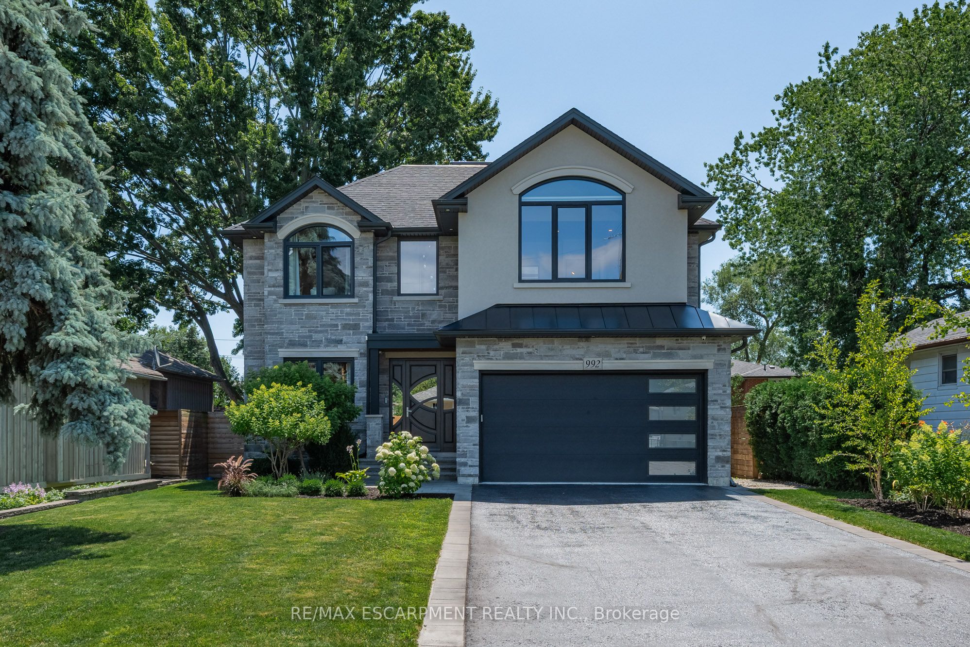 992 Wales Avenue Property Photo 1