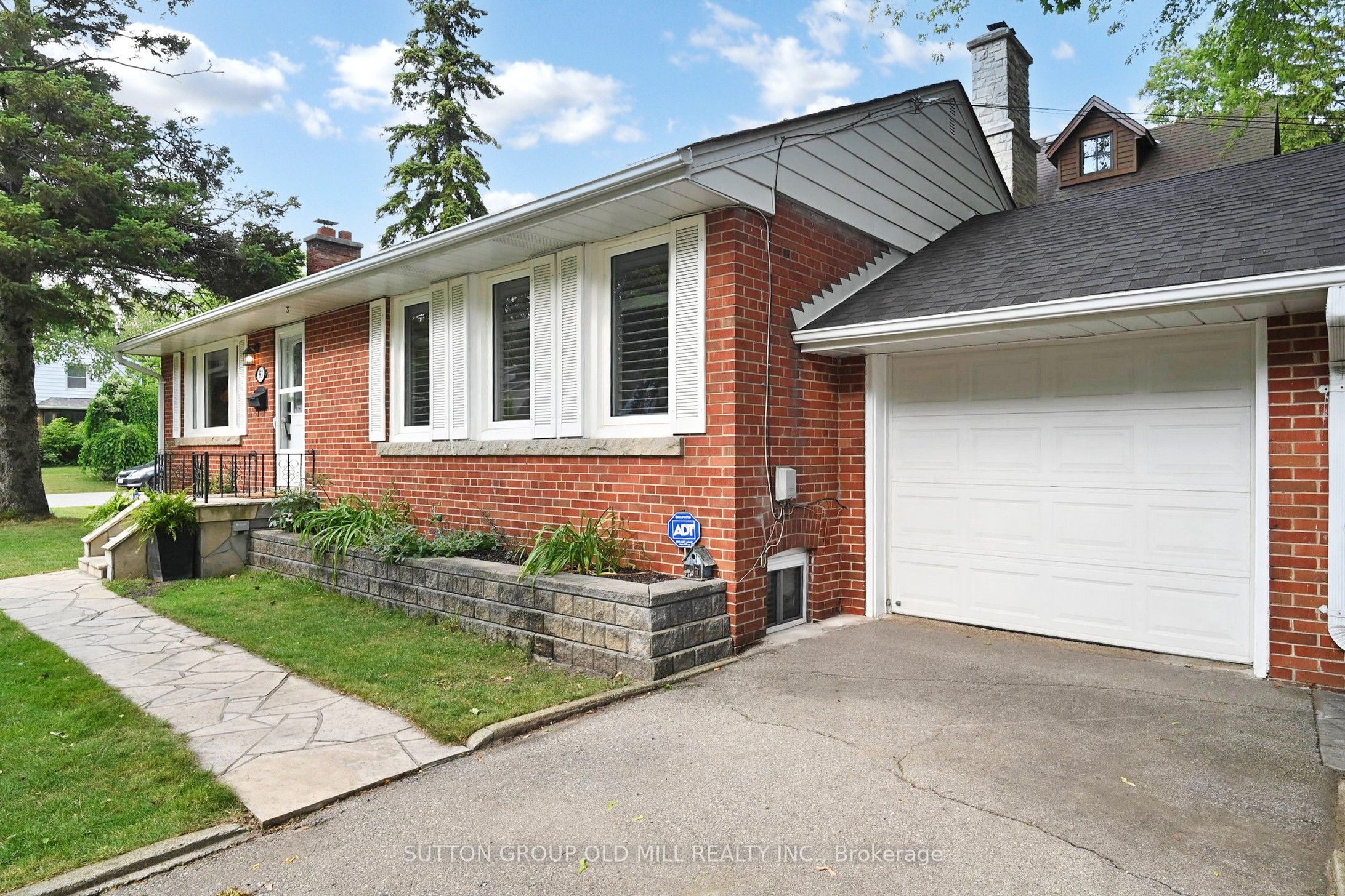 83 Allanbrooke Drive Property Photo 1