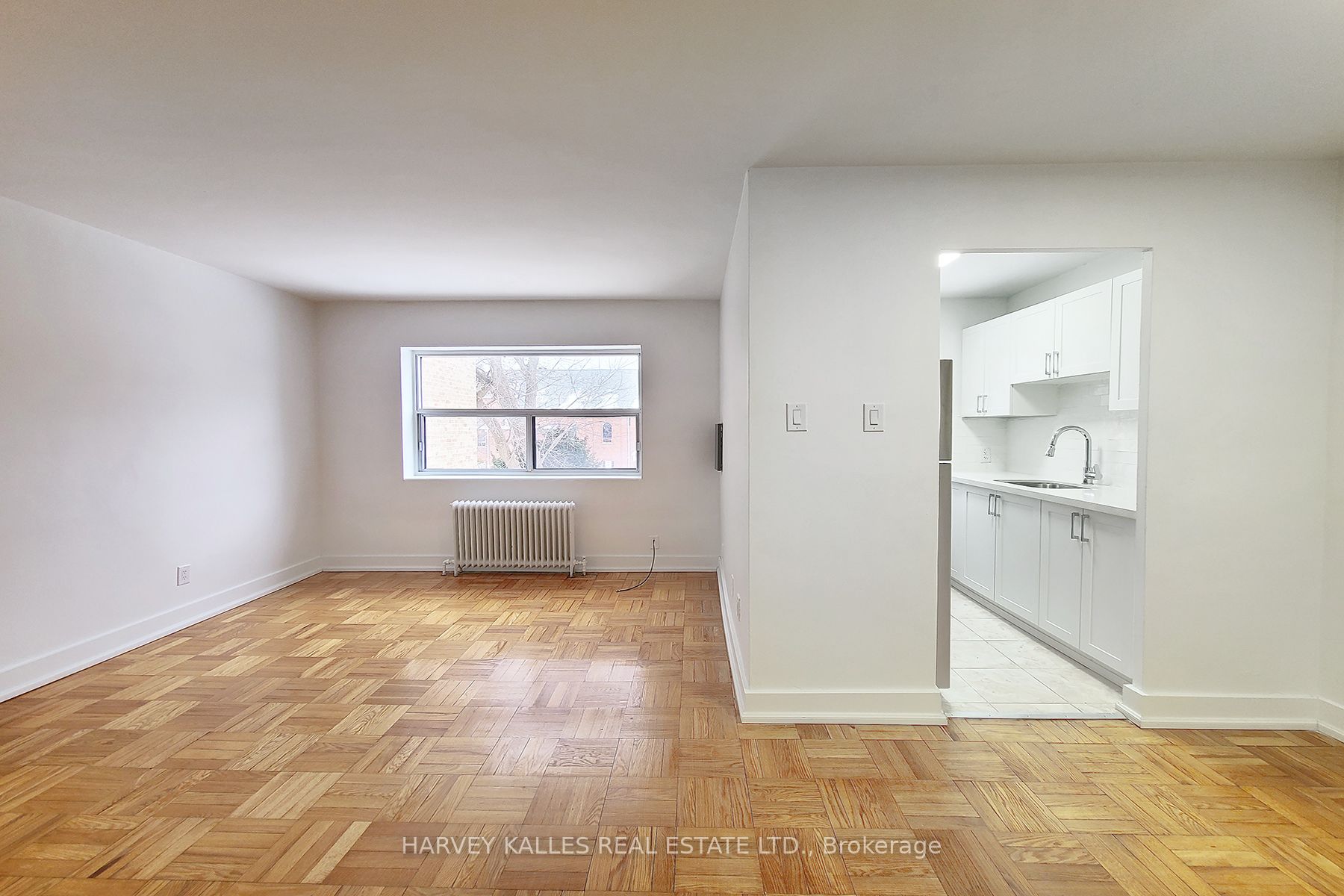 285 Park Lawn Road 203 Property Photo 4