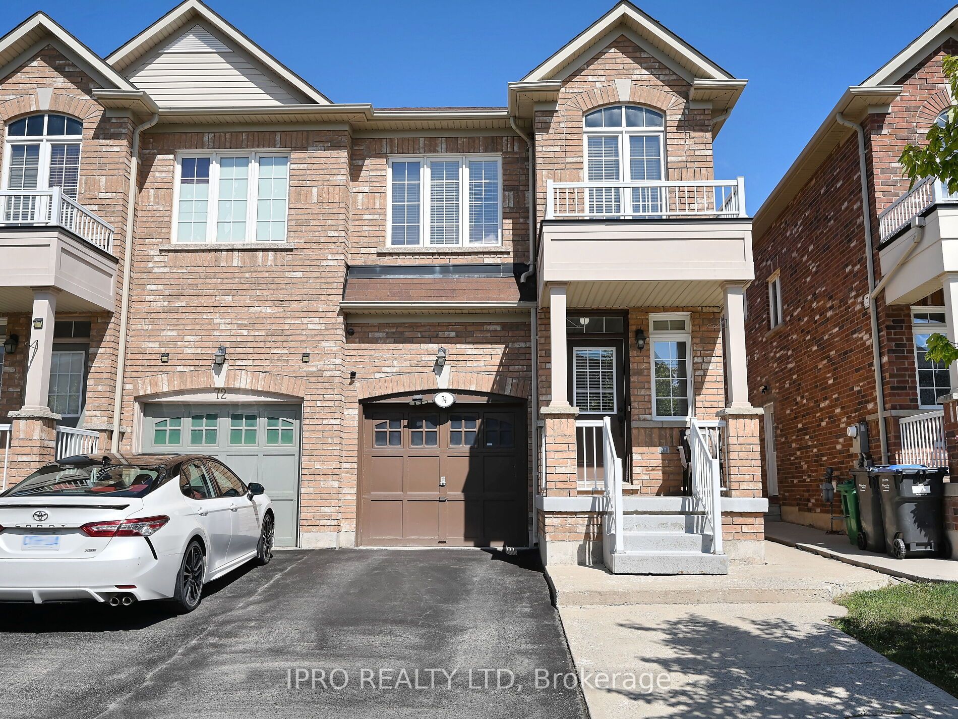 74 Crumlin Crescent Property Photo 1