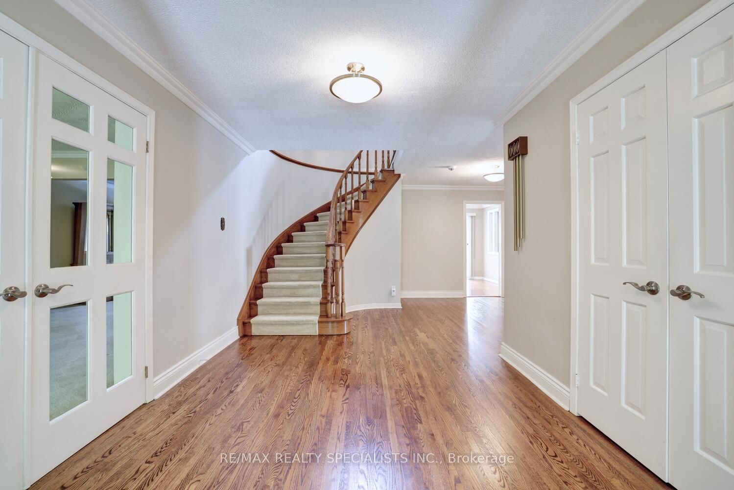 1677 Sherwood Forrest Circle Property Photo 4