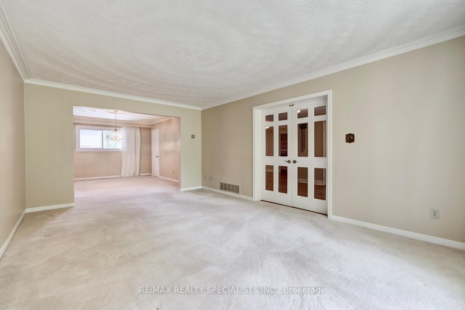1677 Sherwood Forrest Circle Property Photo 7